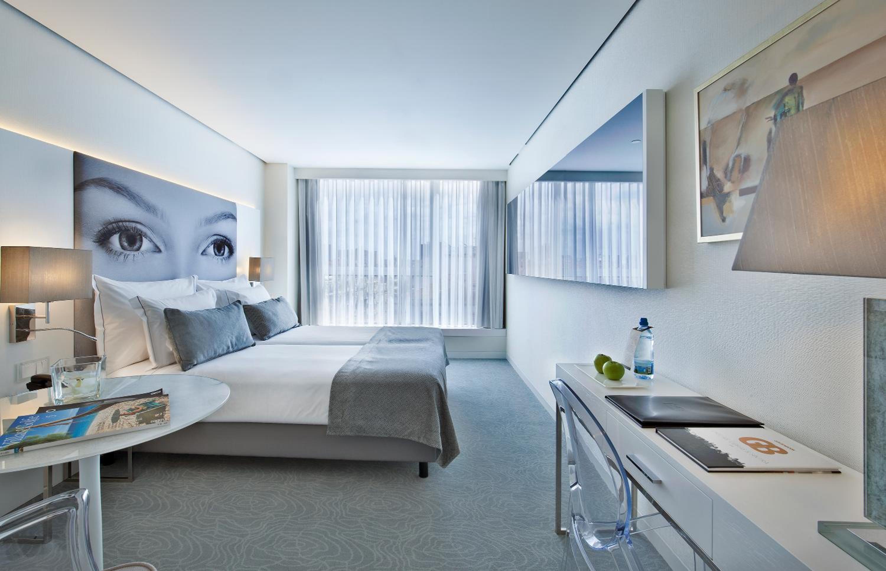 Deluxe Double or Twin Room with City View