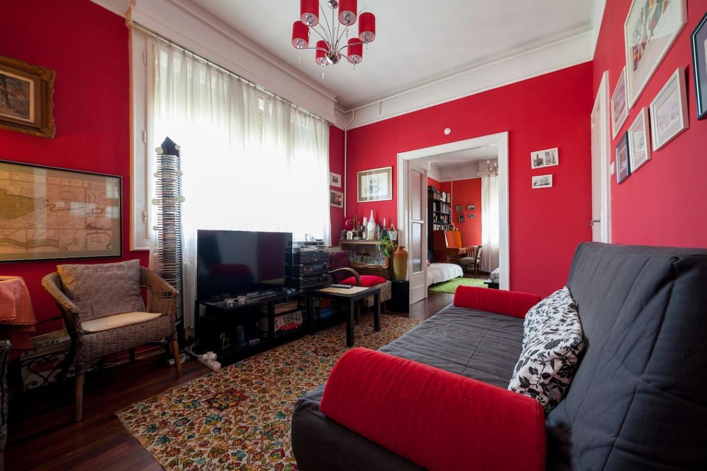 One-Bedroom Apartment - Photo 1