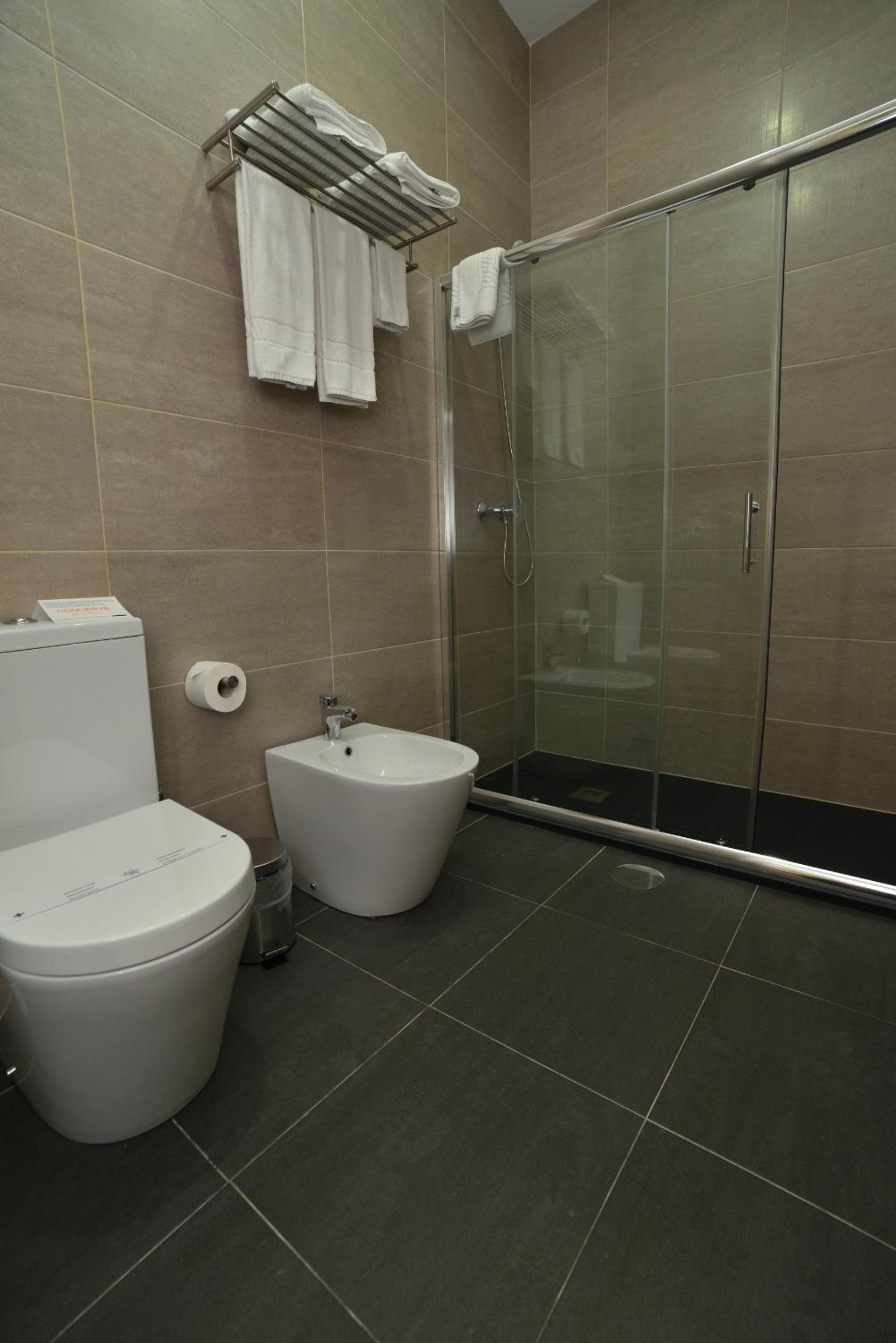 Double Room - Photo 3