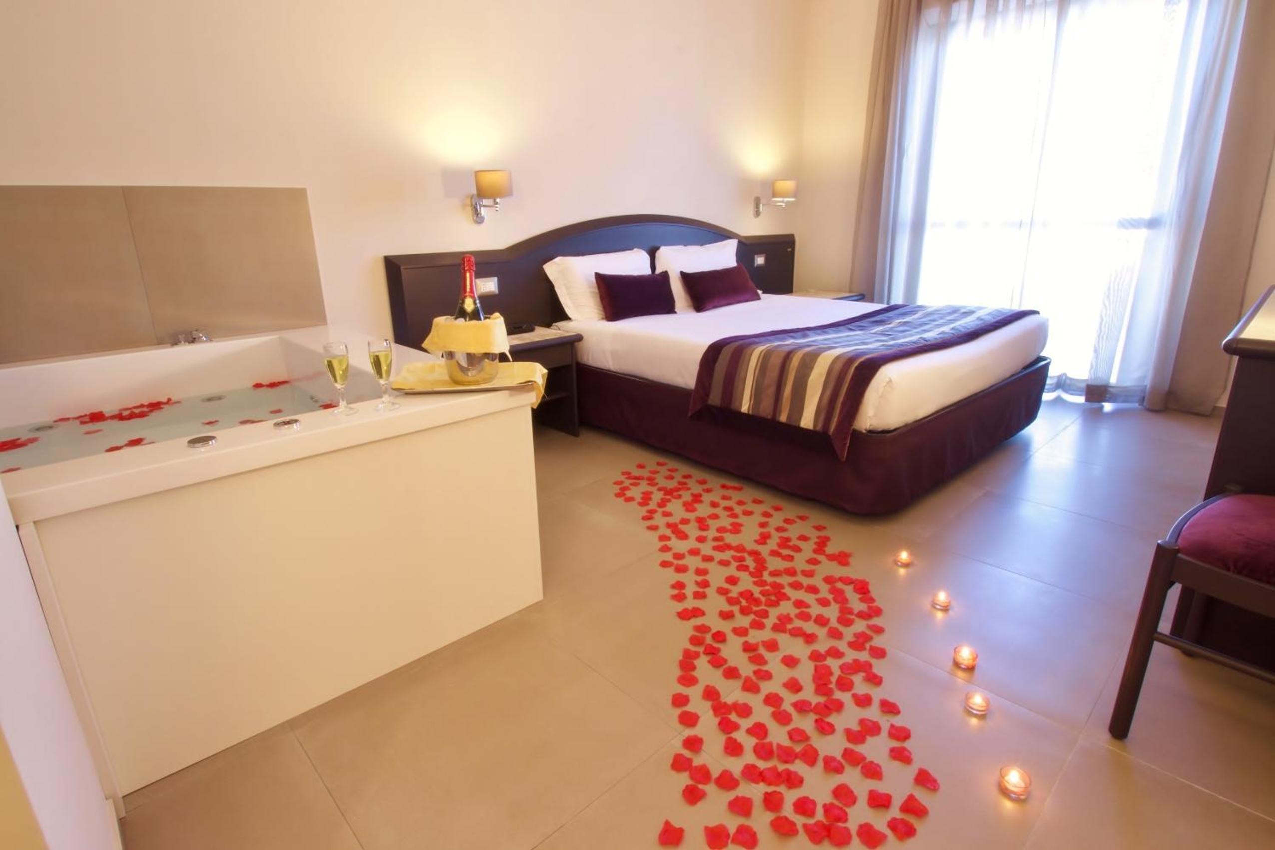 Double Room with Spa Bath photo 1