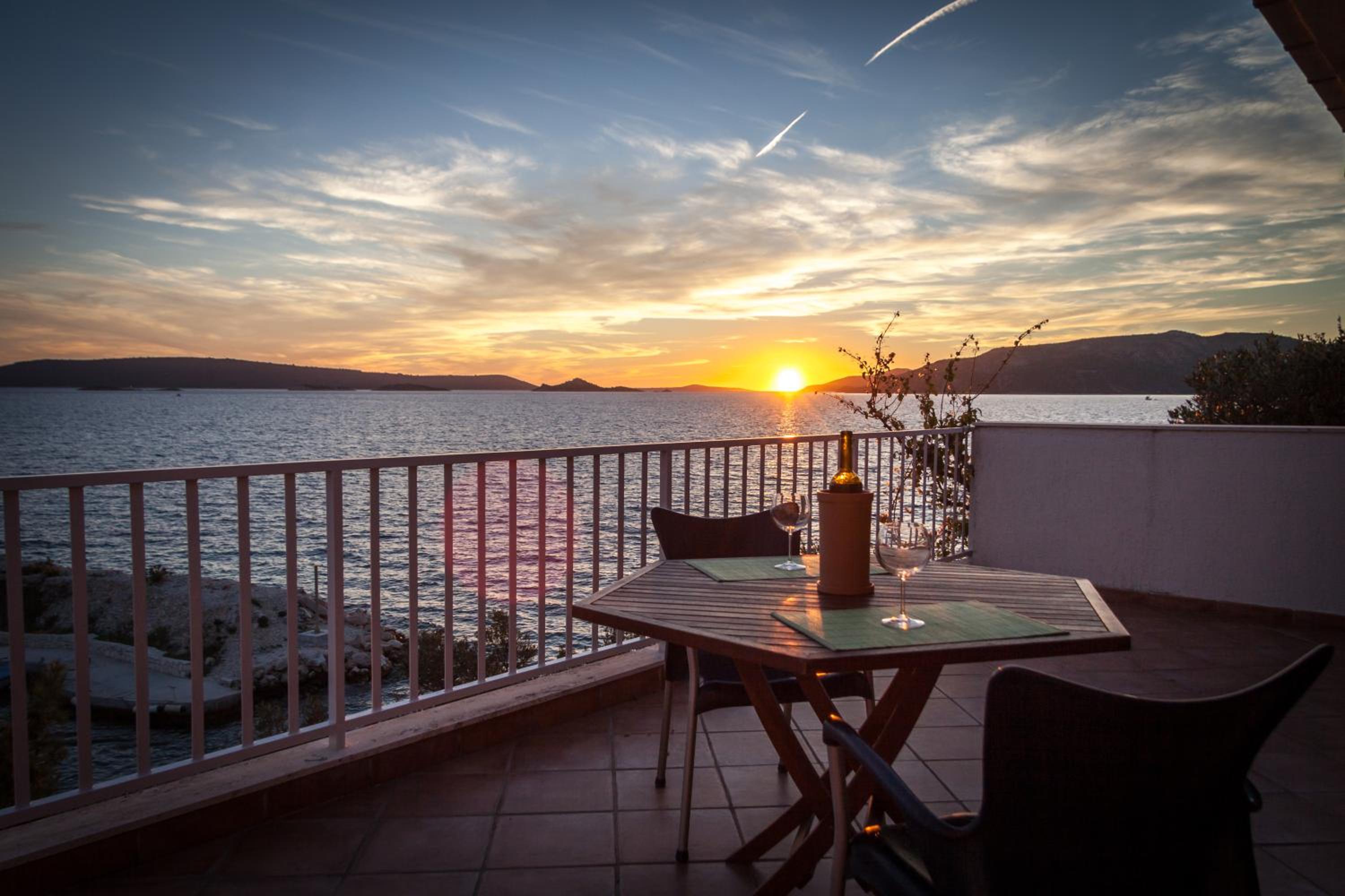 Apartment with Sea View - Photo 32
