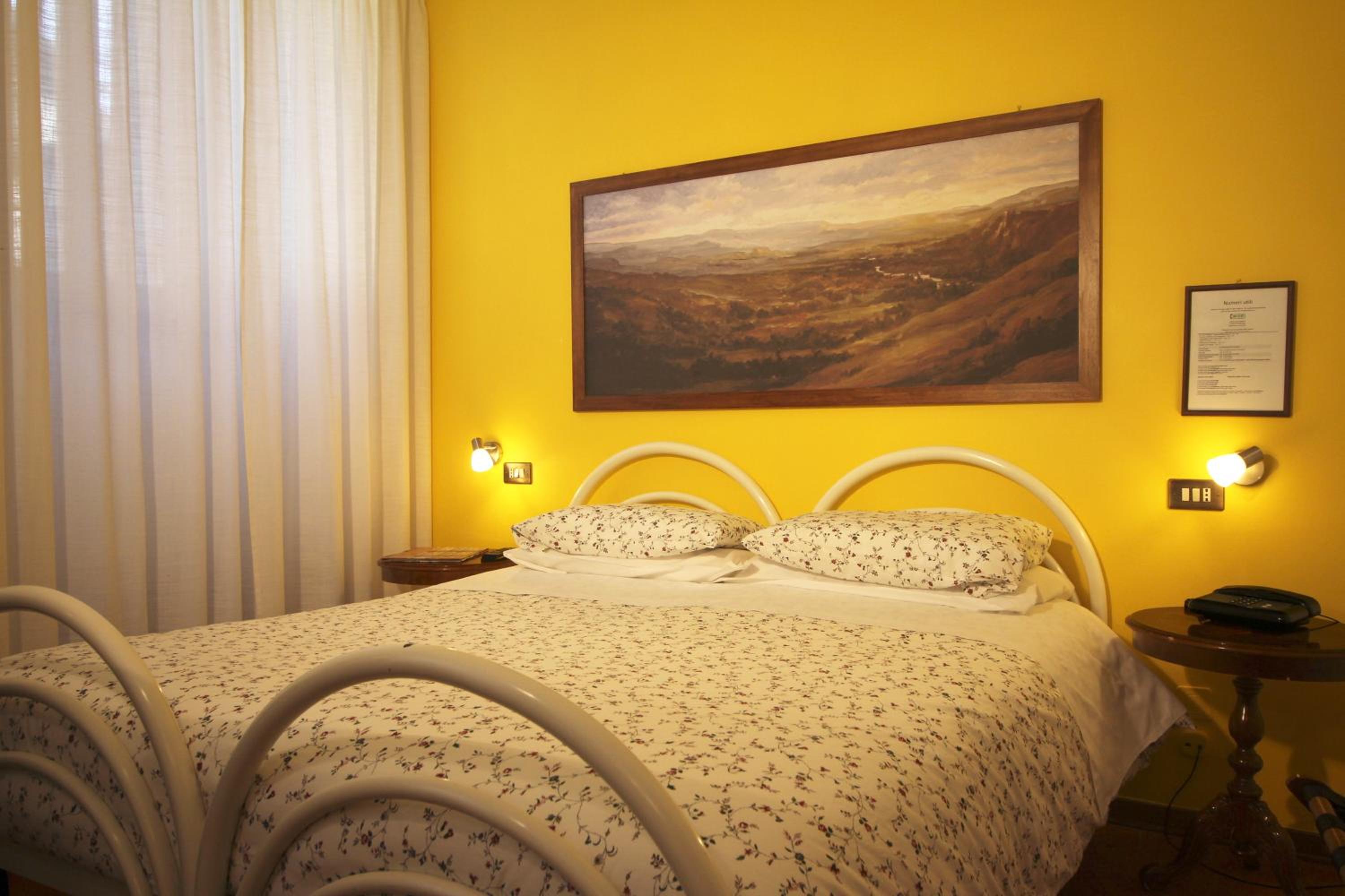Double Room - Photo 12