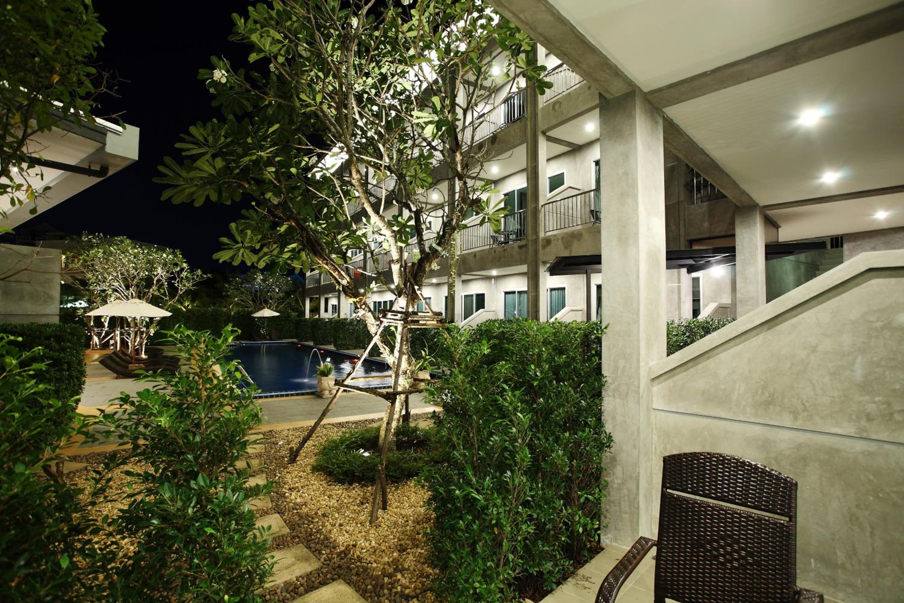 Room with Garden View - Photo 9