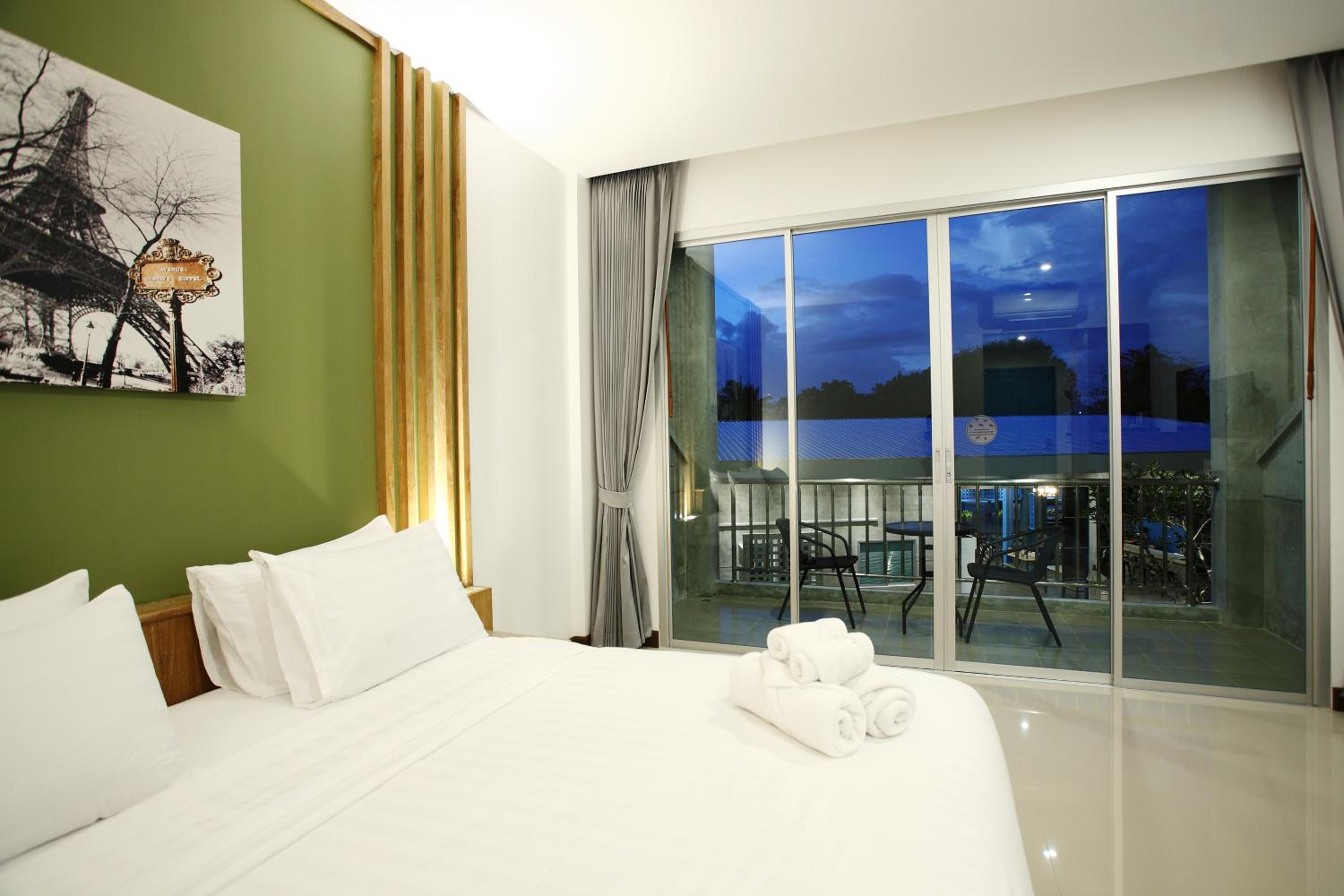 Room with City View - Photo 1