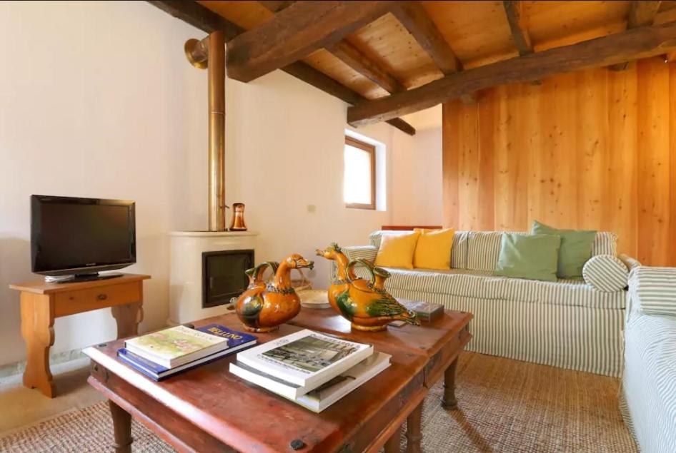 Apartment with Mountain View photo 1