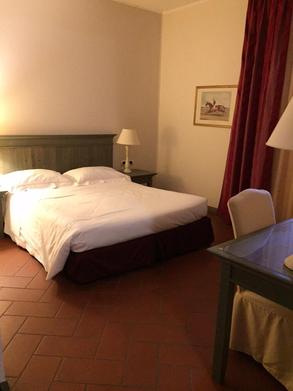 Large Double Room - Photo 4