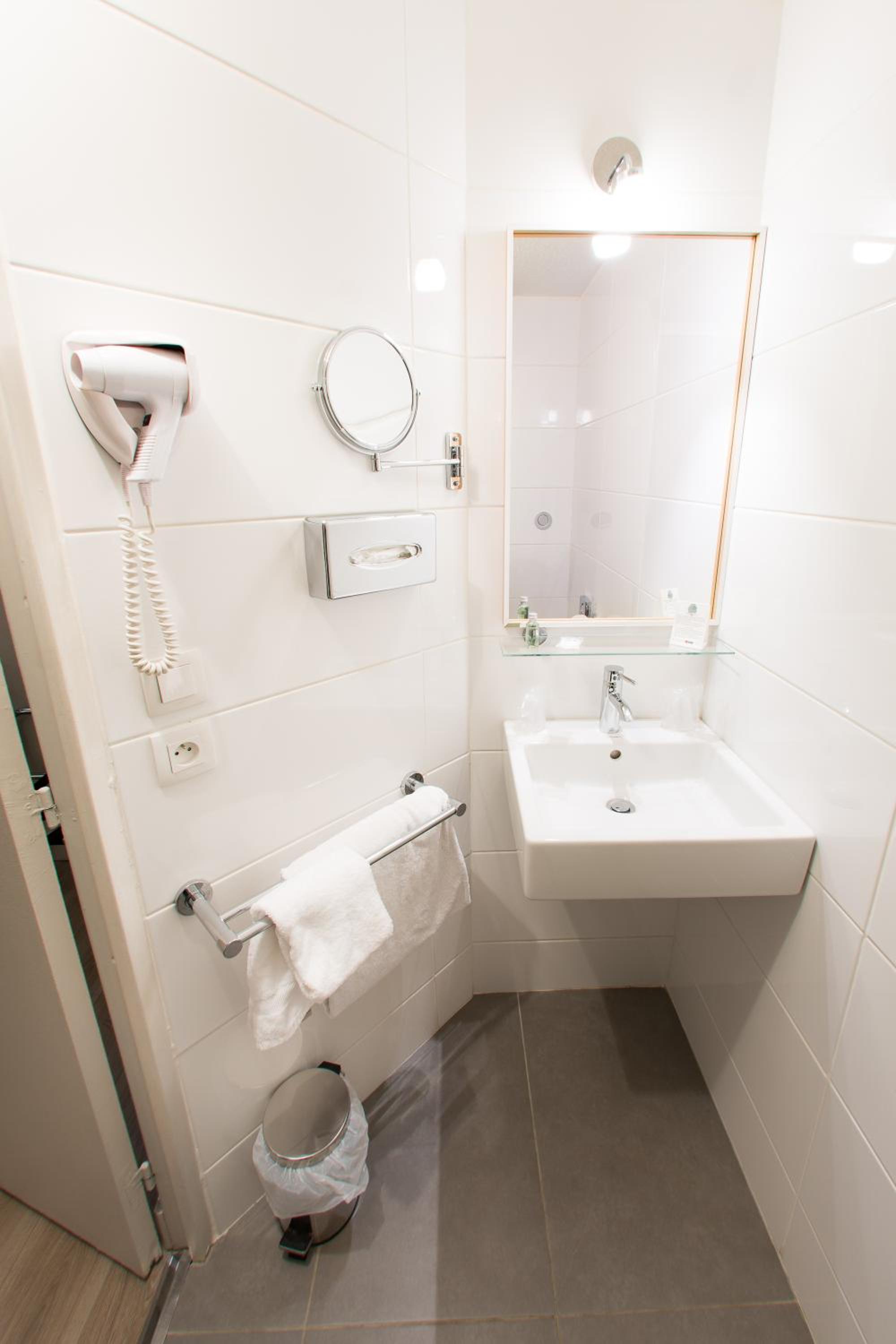 Double Room - Photo 9