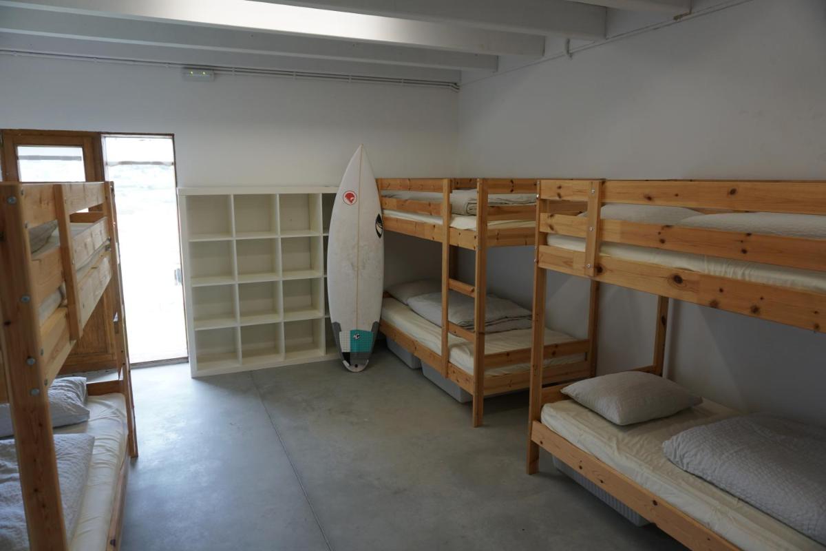 8-Bed Mixed Dormitory Room photo 3