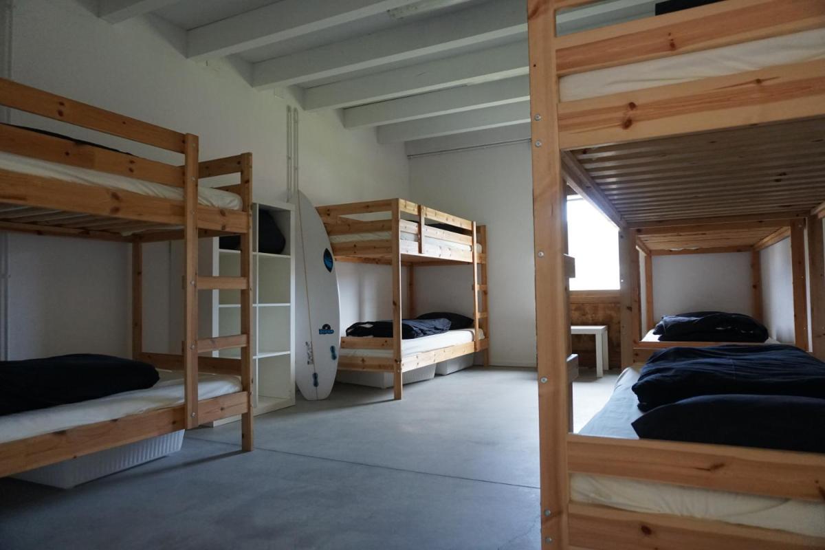 8-Bed Mixed Dormitory Room photo 2