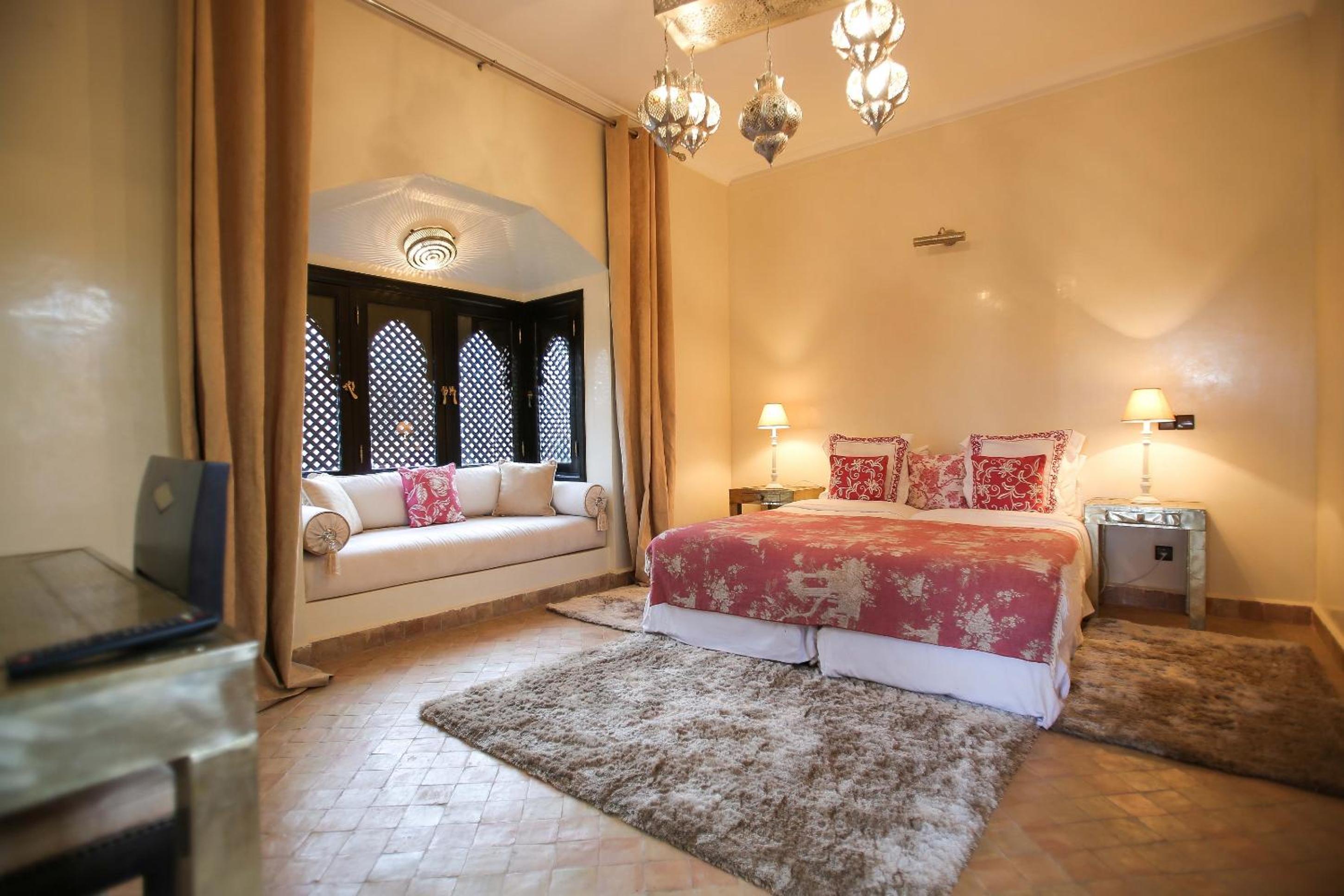 Three-Bedroom Villa with Private Pool - Photo 16