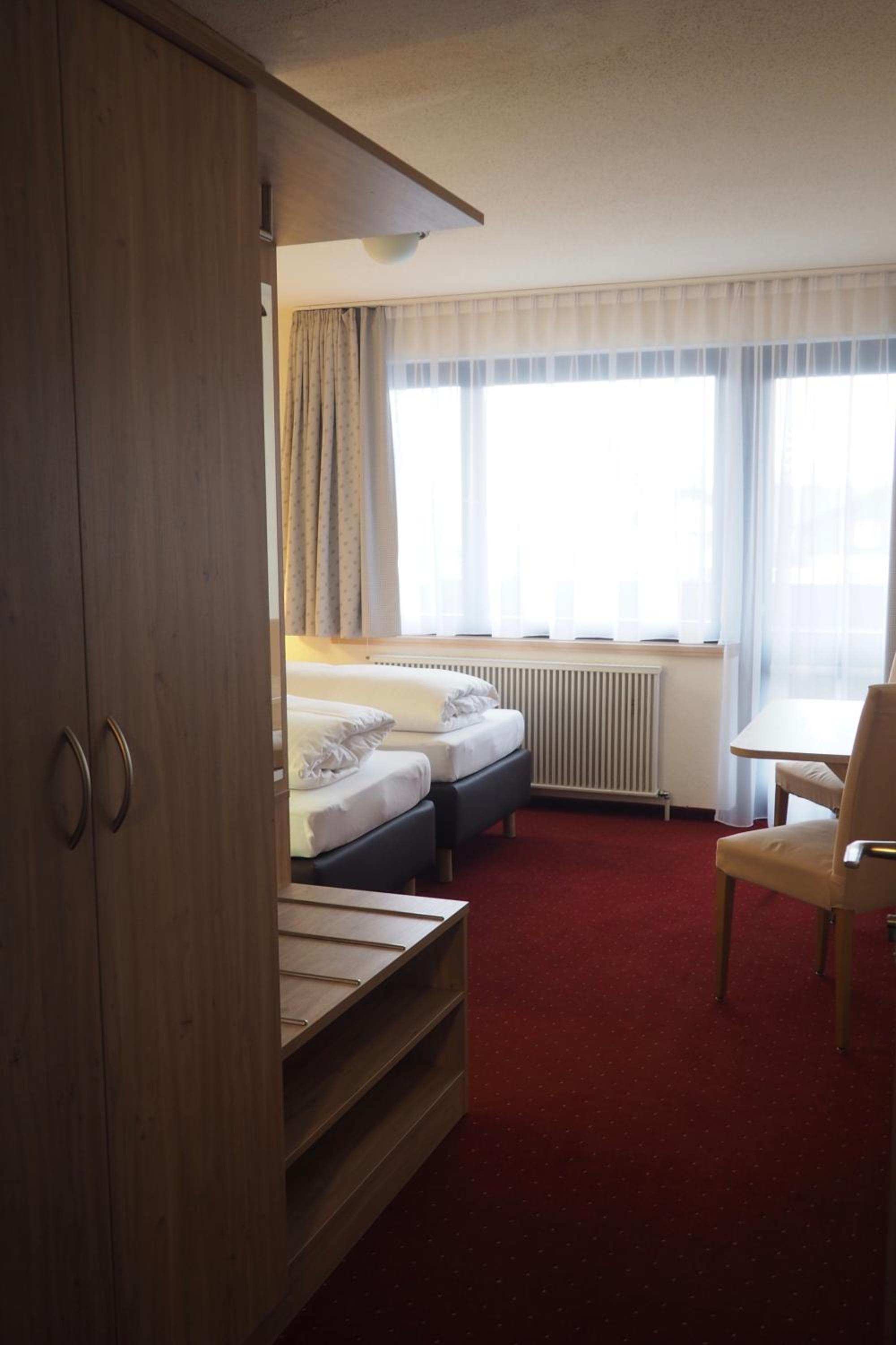 Double Room - Photo 7