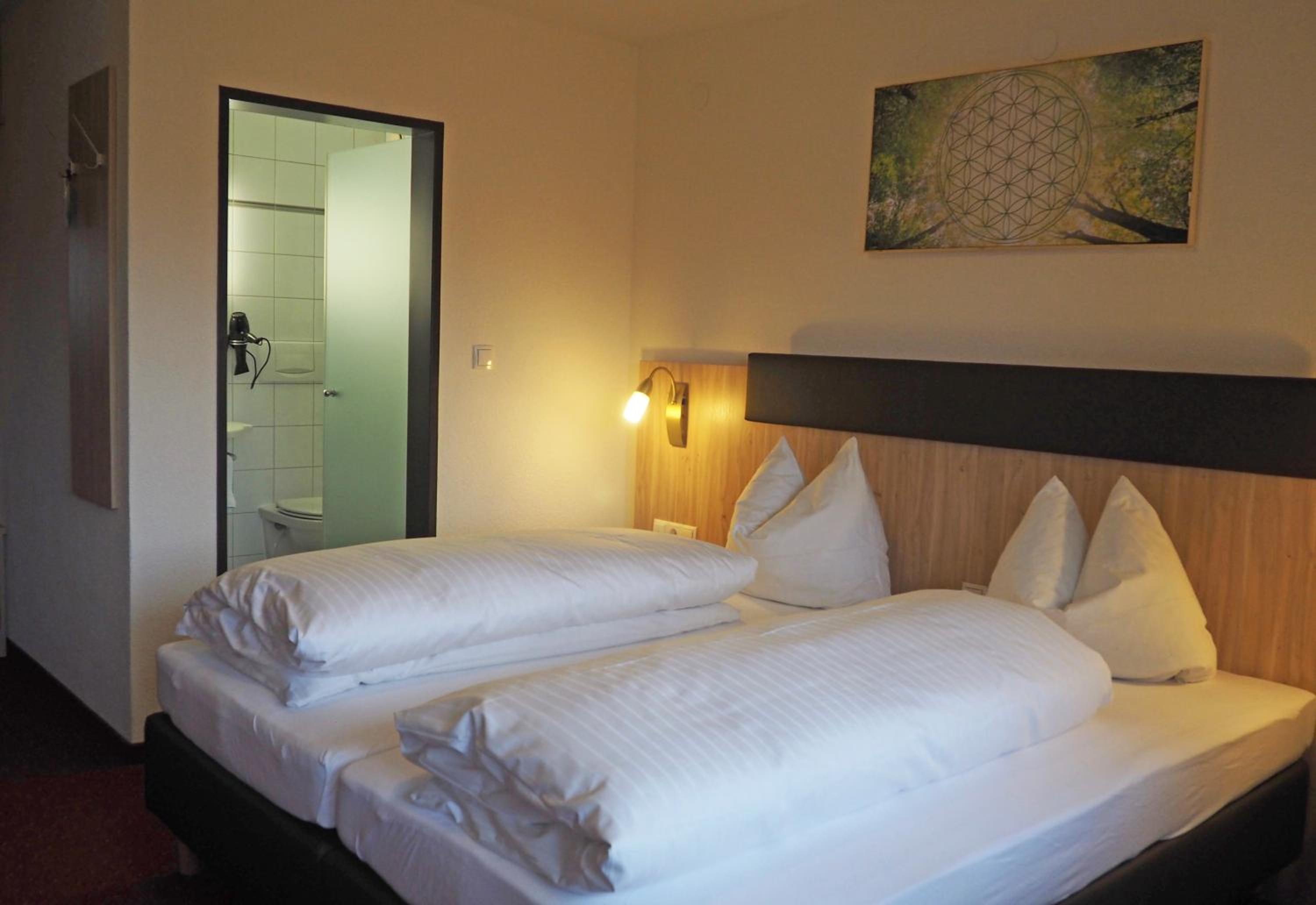 Double Room - Photo 12