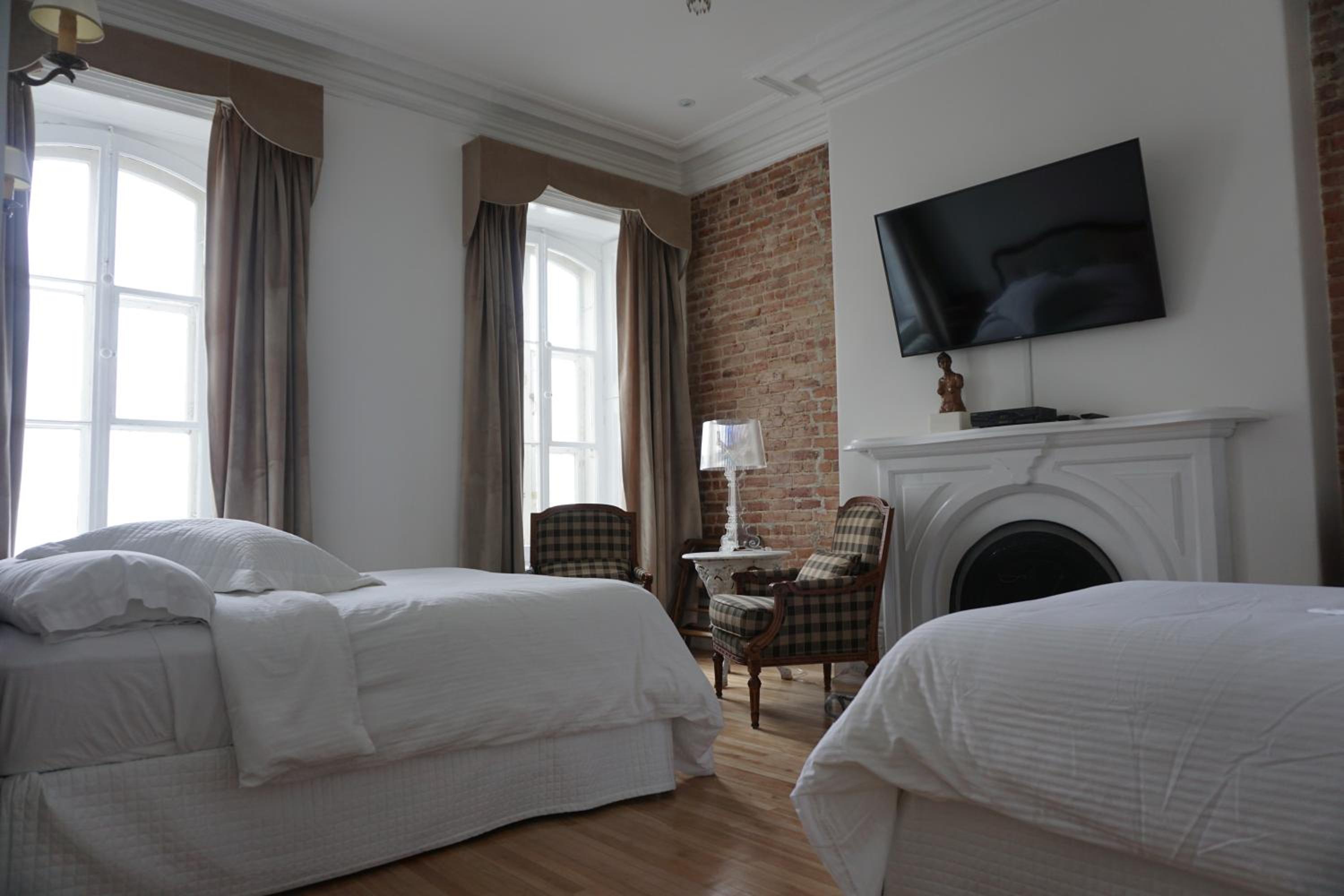 Double Room with Two Double Beds photo 1