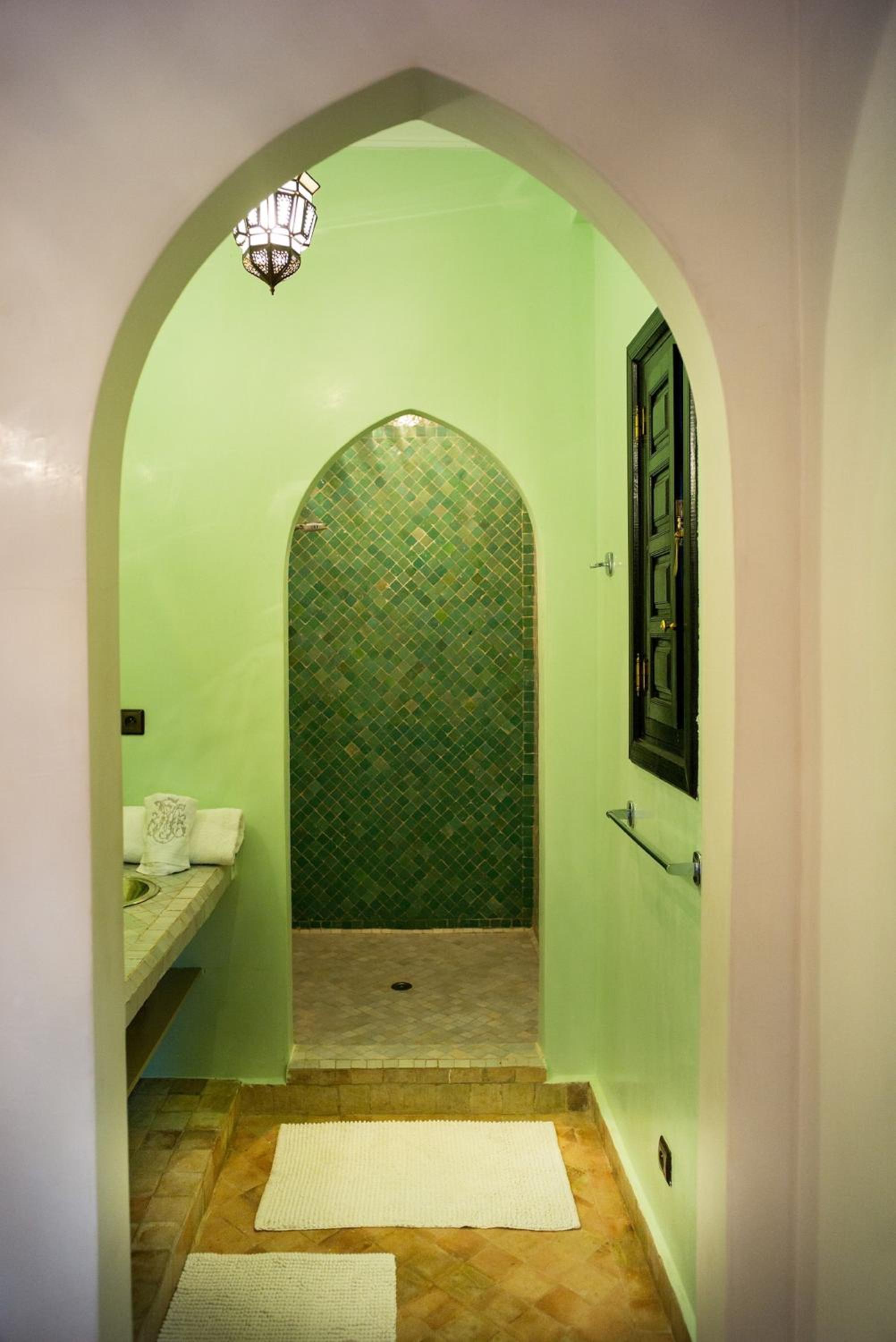 Three-Bedroom Villa with Private Pool - Photo 23