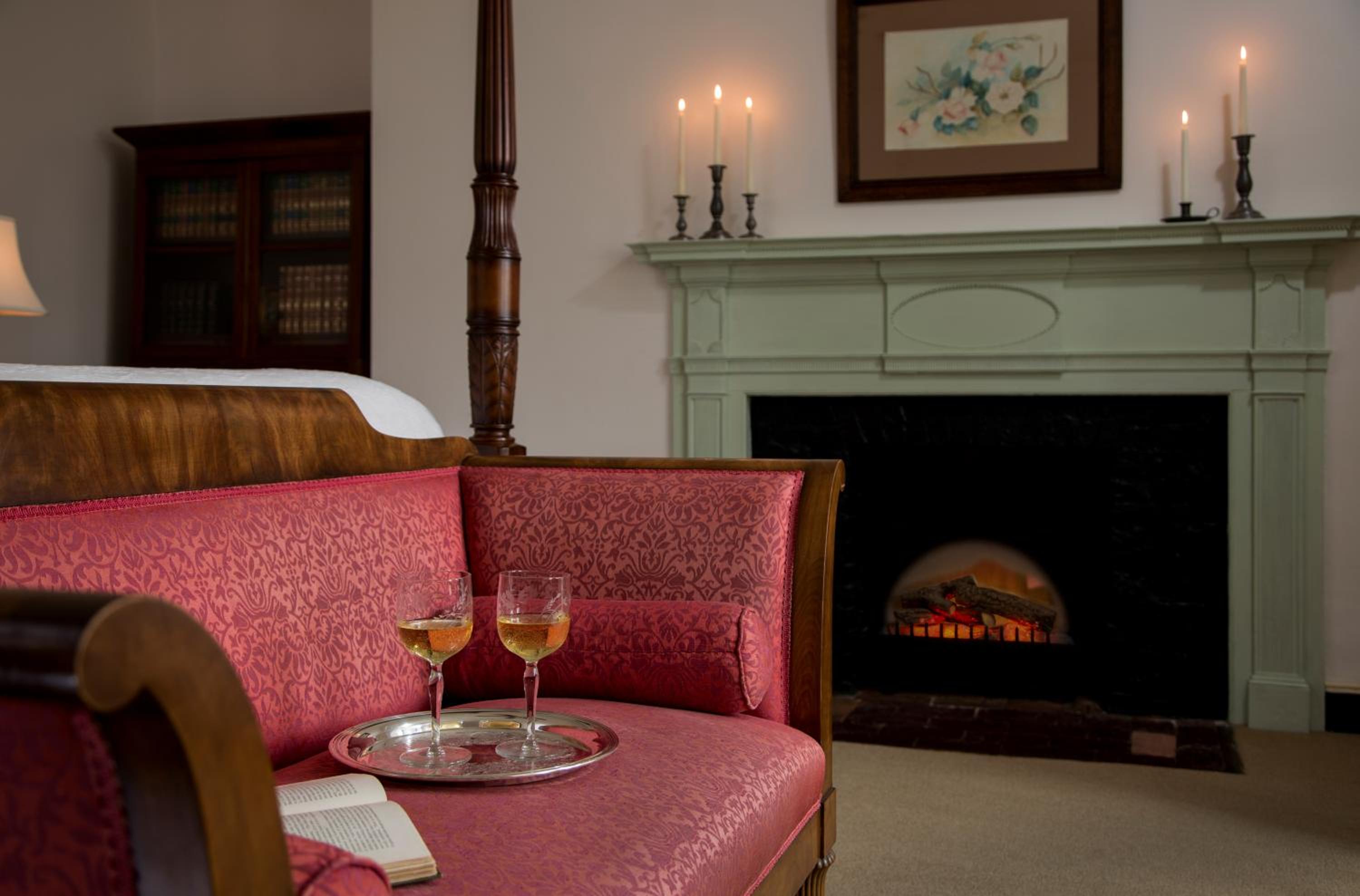 Deluxe King Suite photo 1