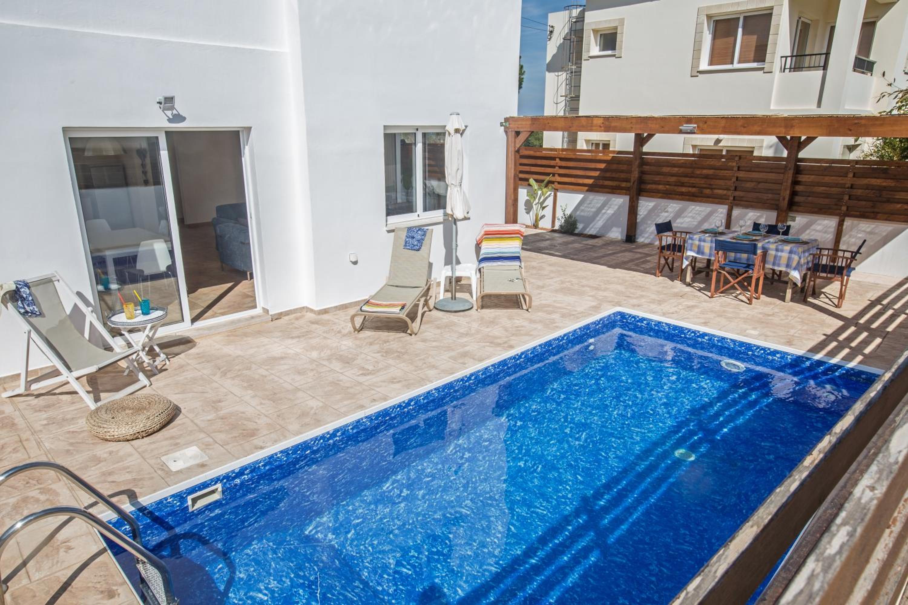 Three-Bedroom Villa with Private Pool photo 3