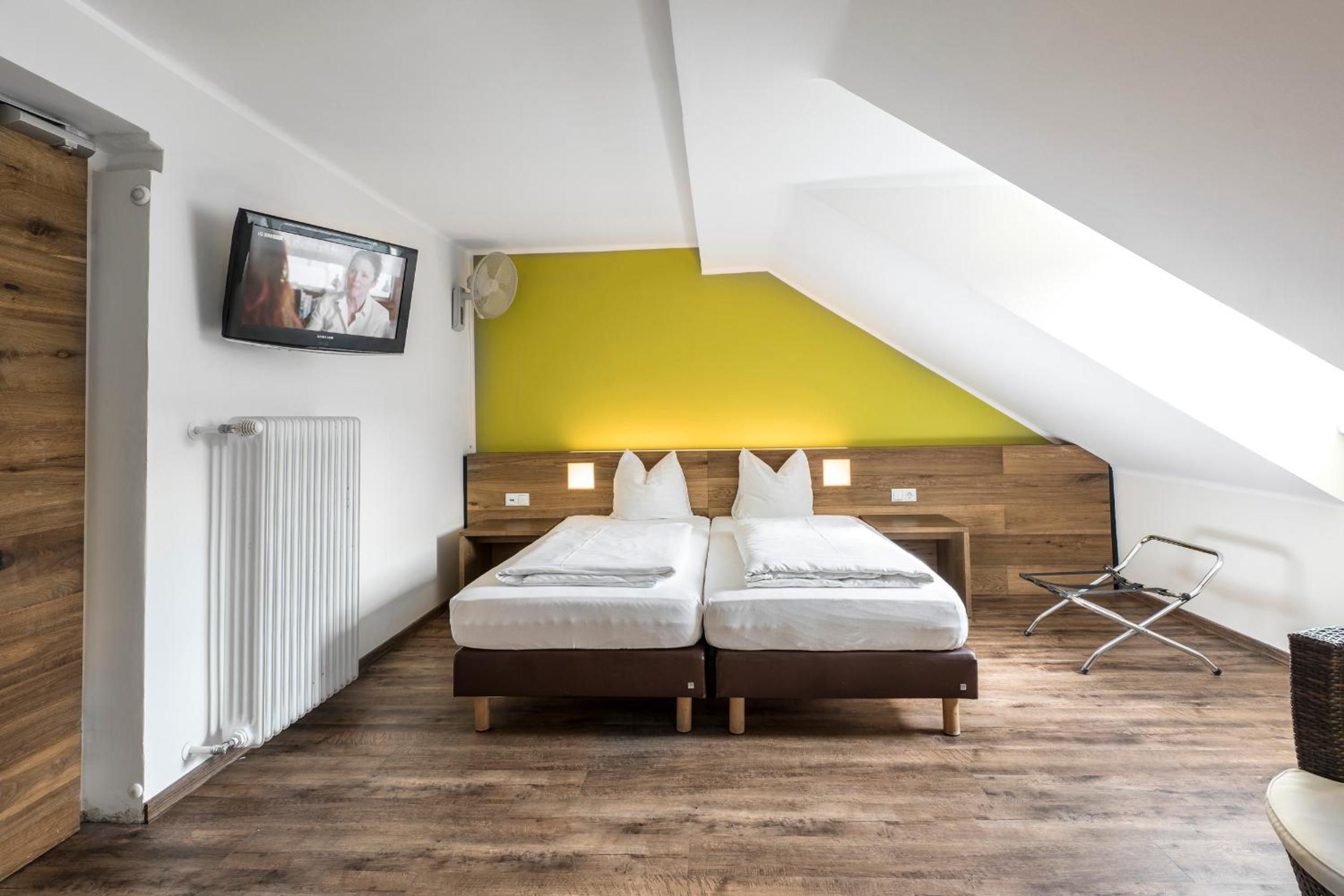 Double Room - Photo 9