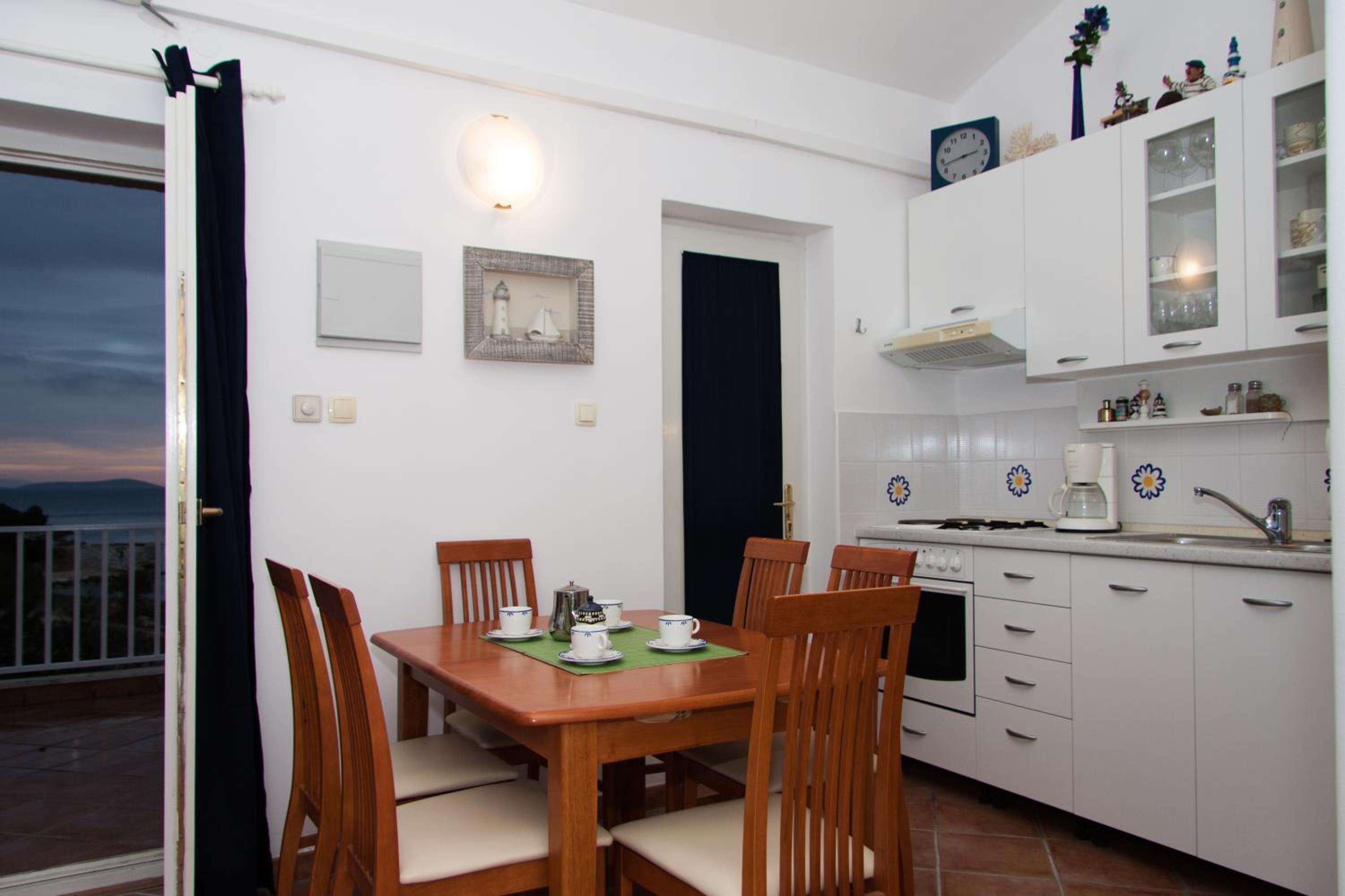 Apartment with Sea View - Photo 13