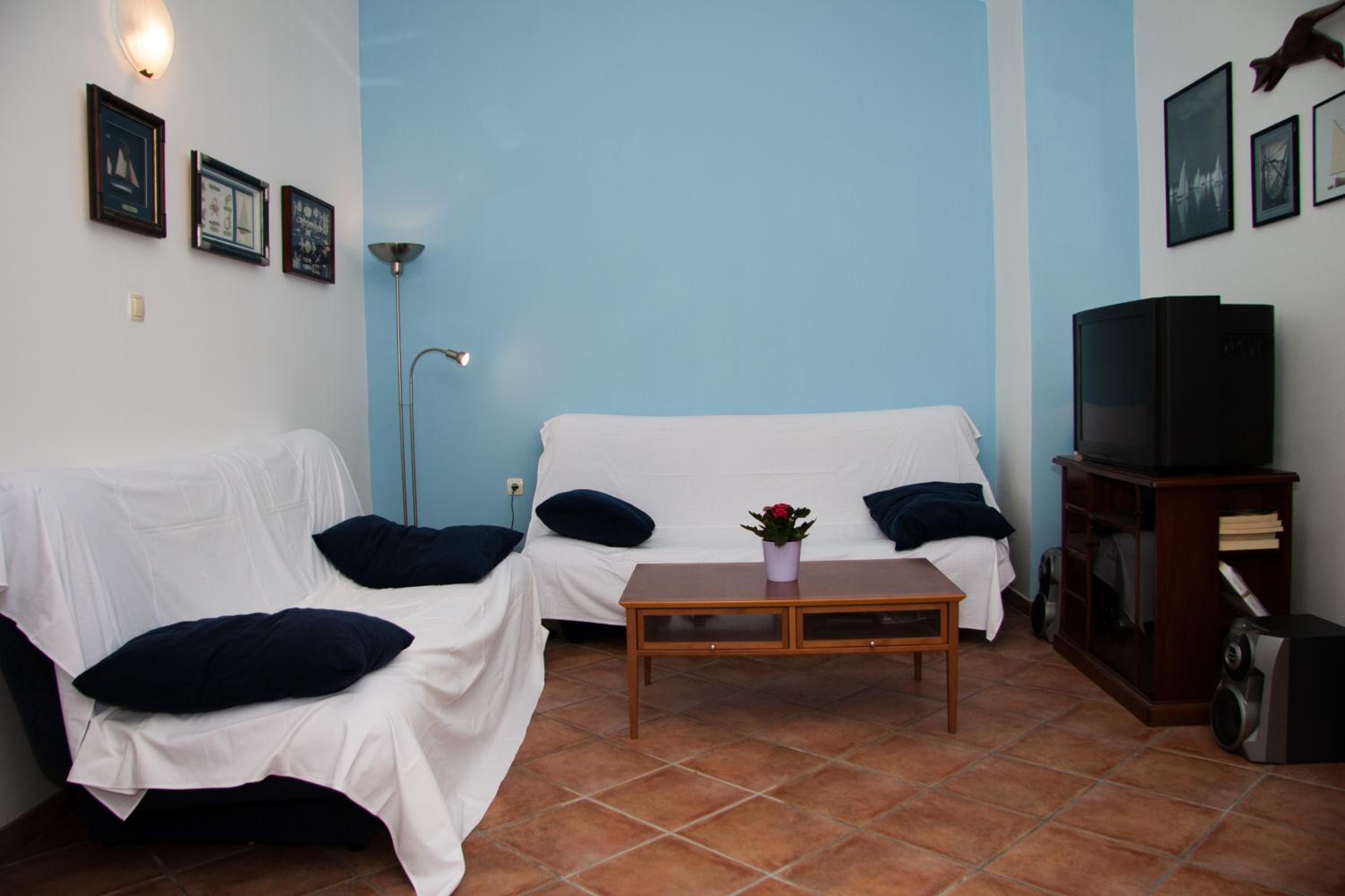 Apartment with Sea View - Photo 12