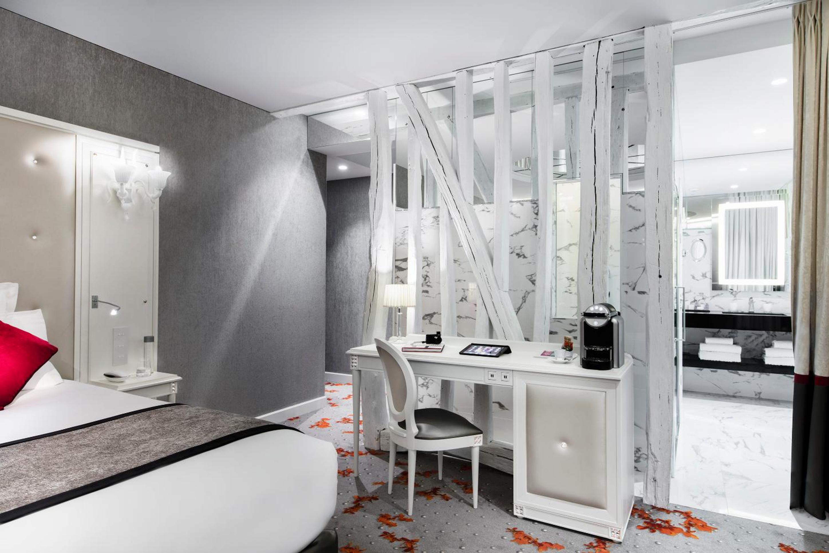 Diamond King Suite photo 3