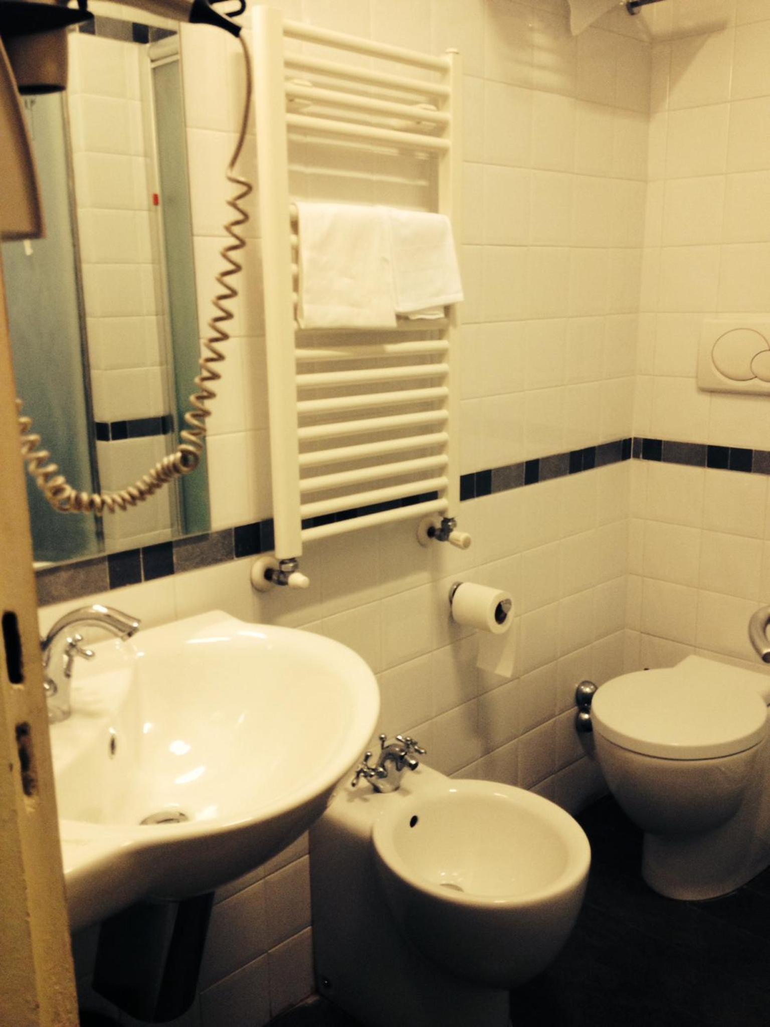 Standard Double or Twin Room photo 2