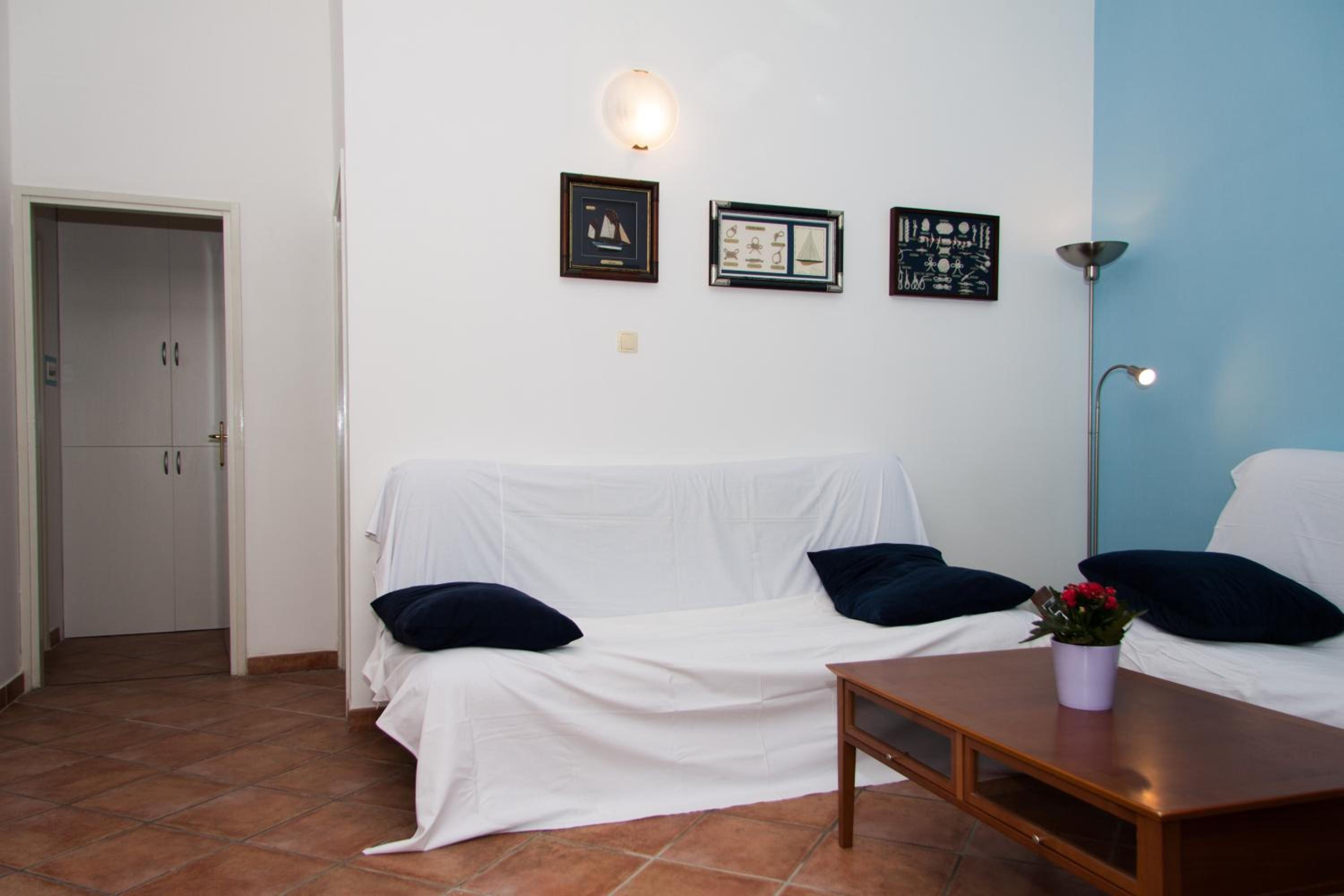 Apartment with Sea View - Photo 22