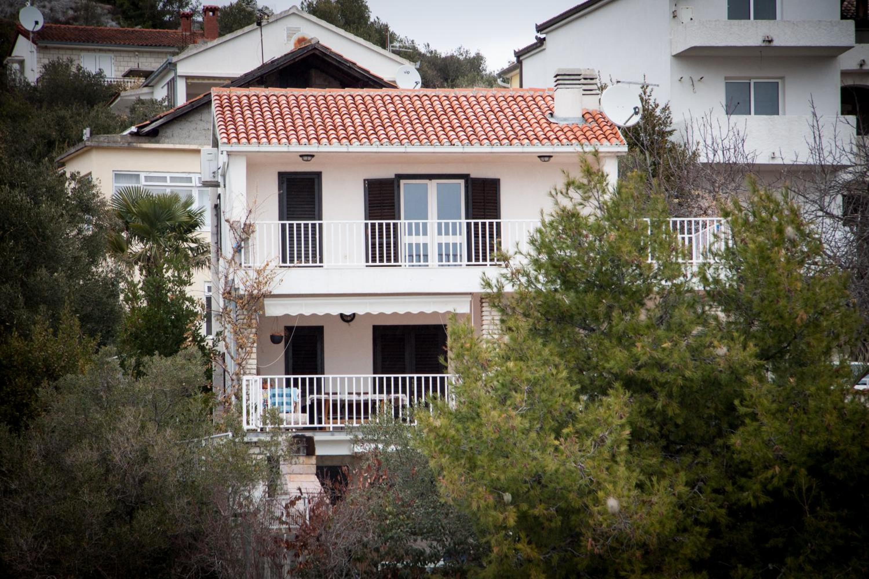 Apartment with Sea View - Photo 4