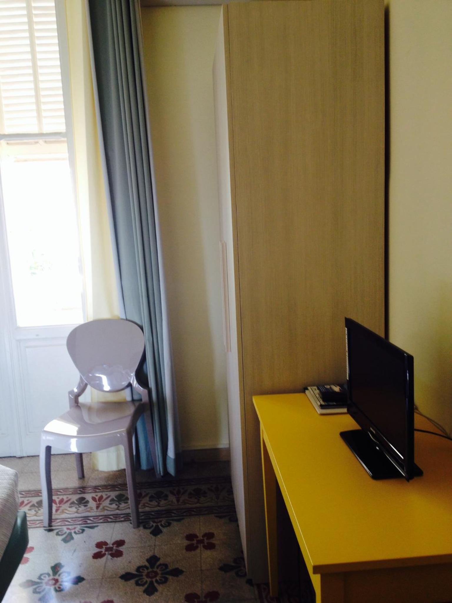 Single Room with French Bed photo 2