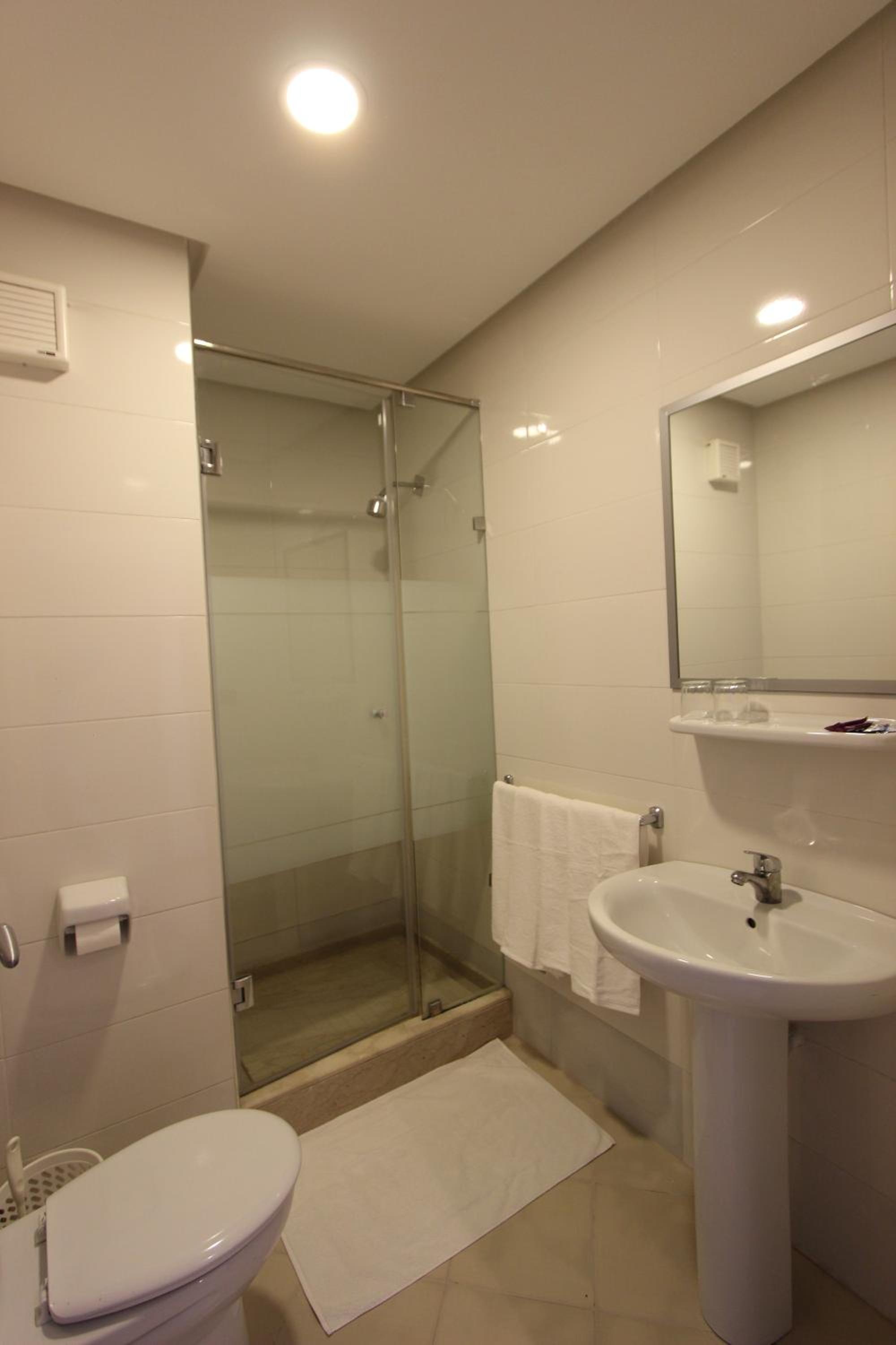 Standard Triple Room - Photo 3