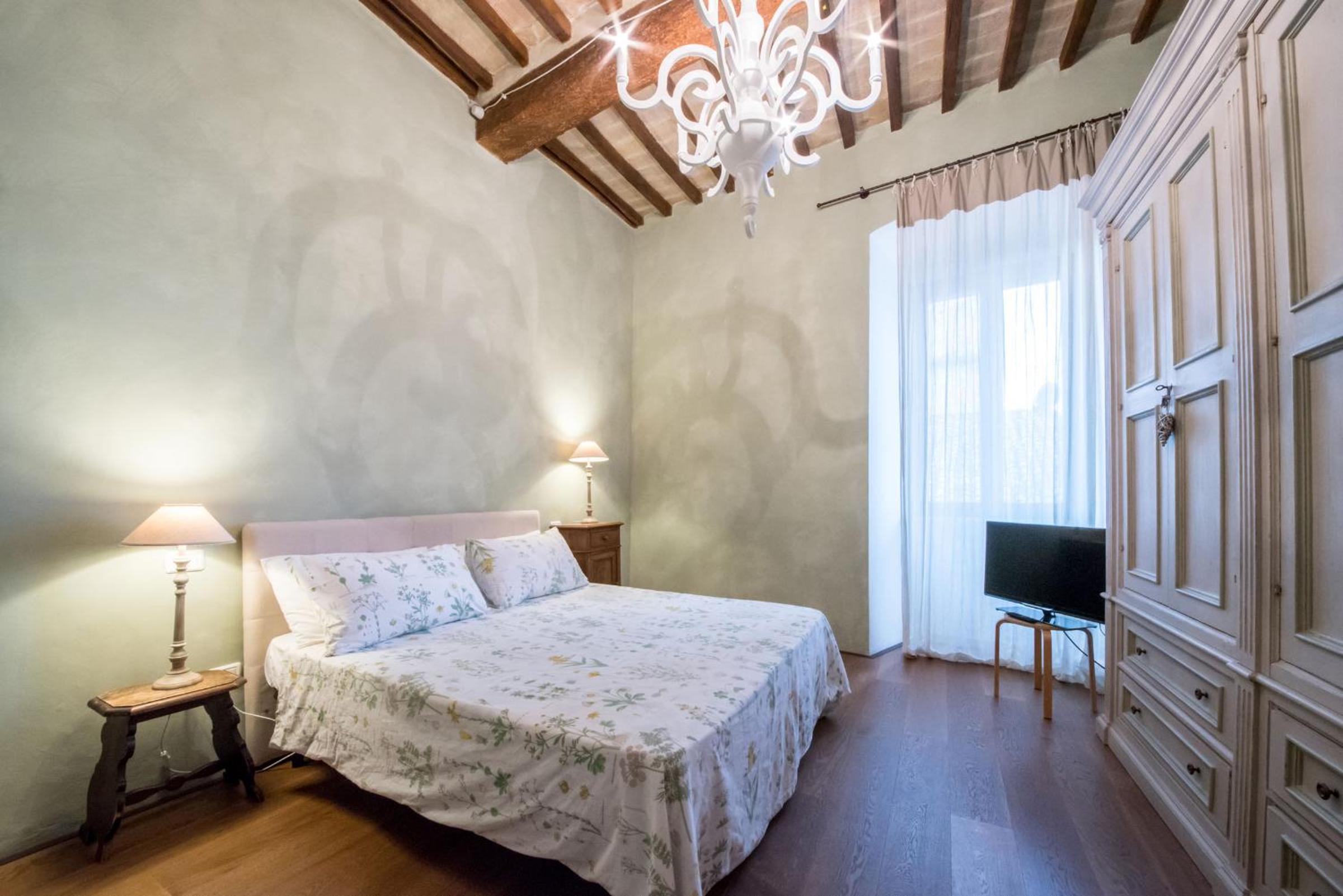 Classic Double Room with City View photo 2