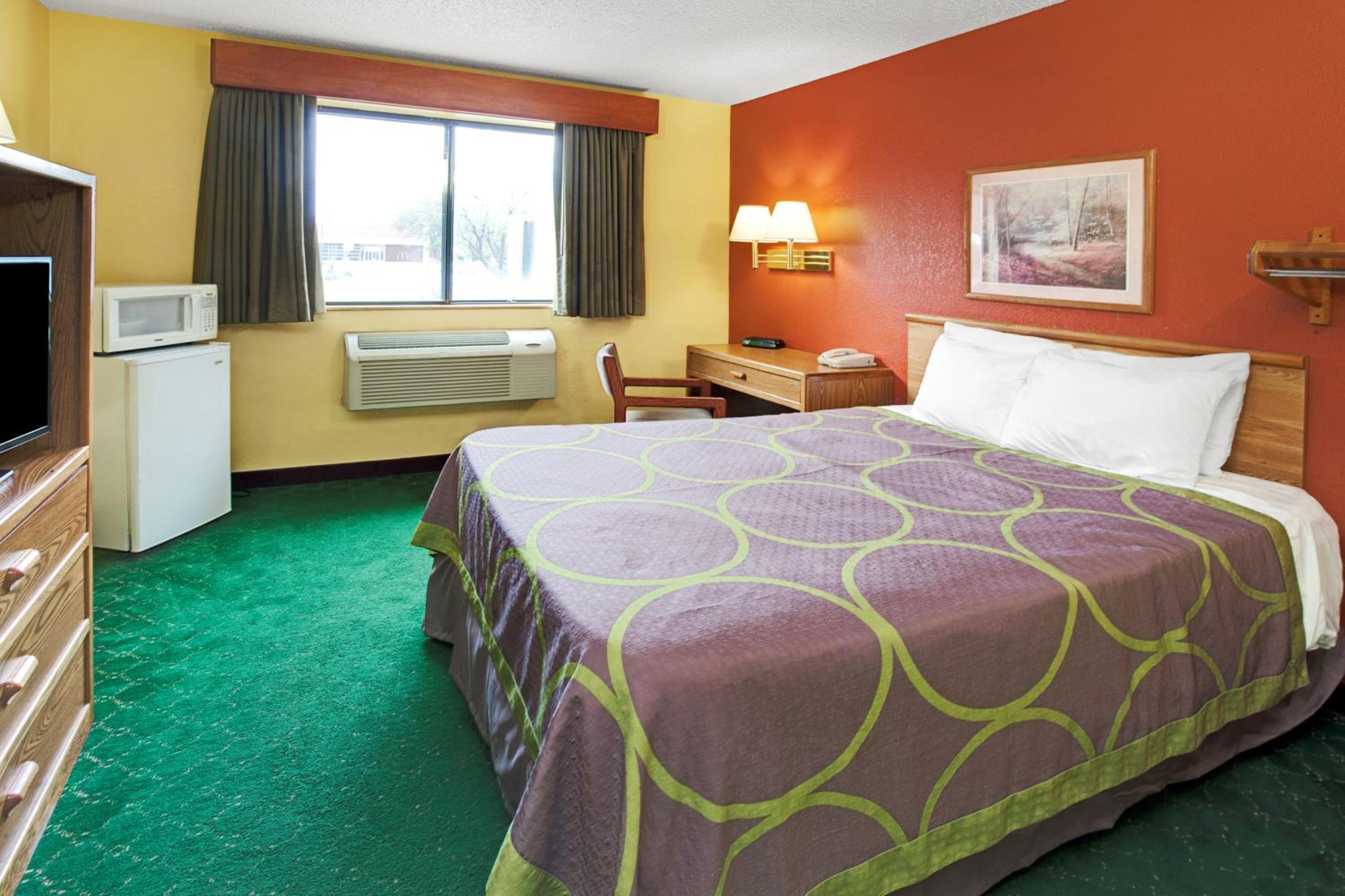 Double Room with Two Double Beds - Non-Smoking - Photo 2