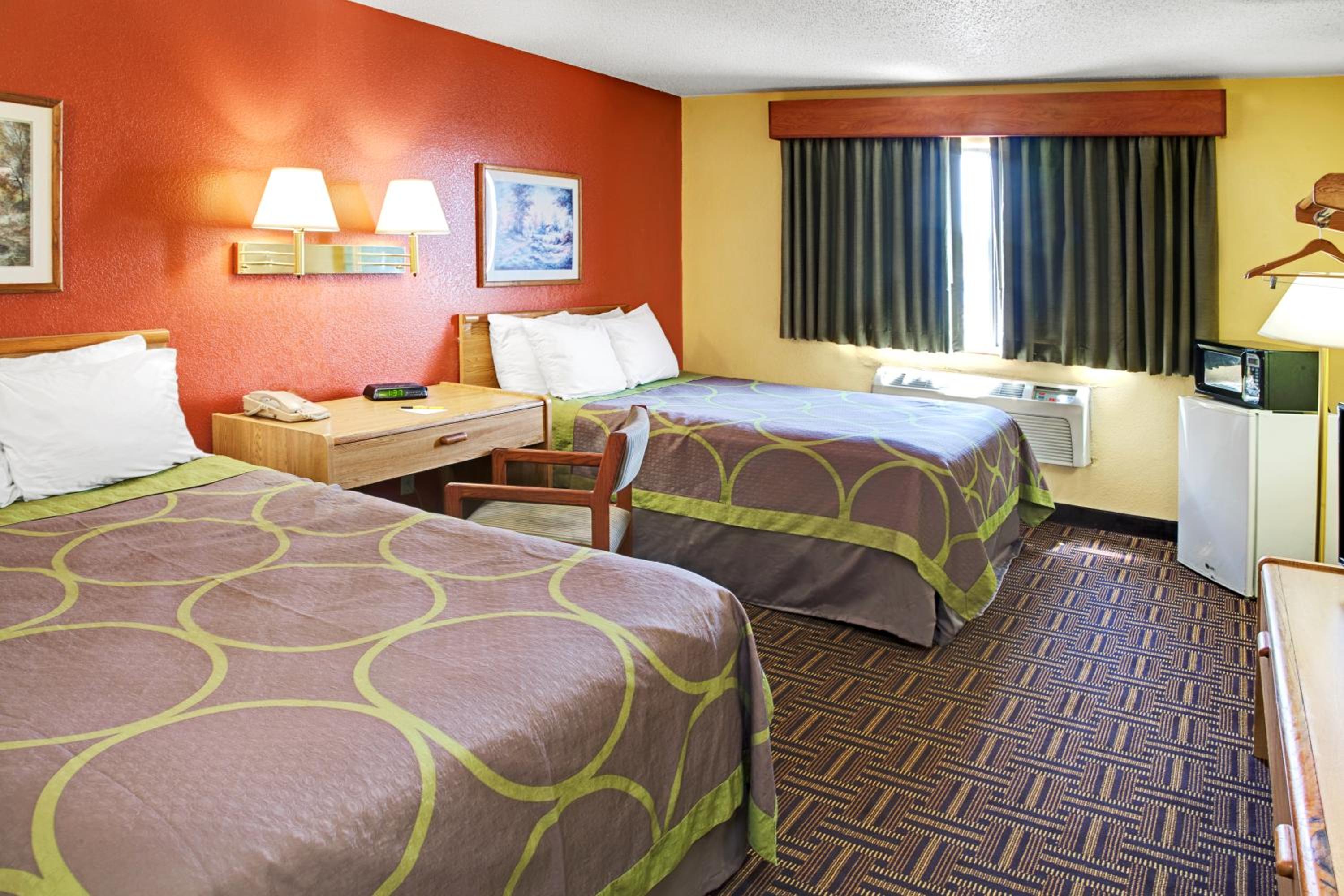 Double Room with Two Double Beds - Non-Smoking - Photo 1