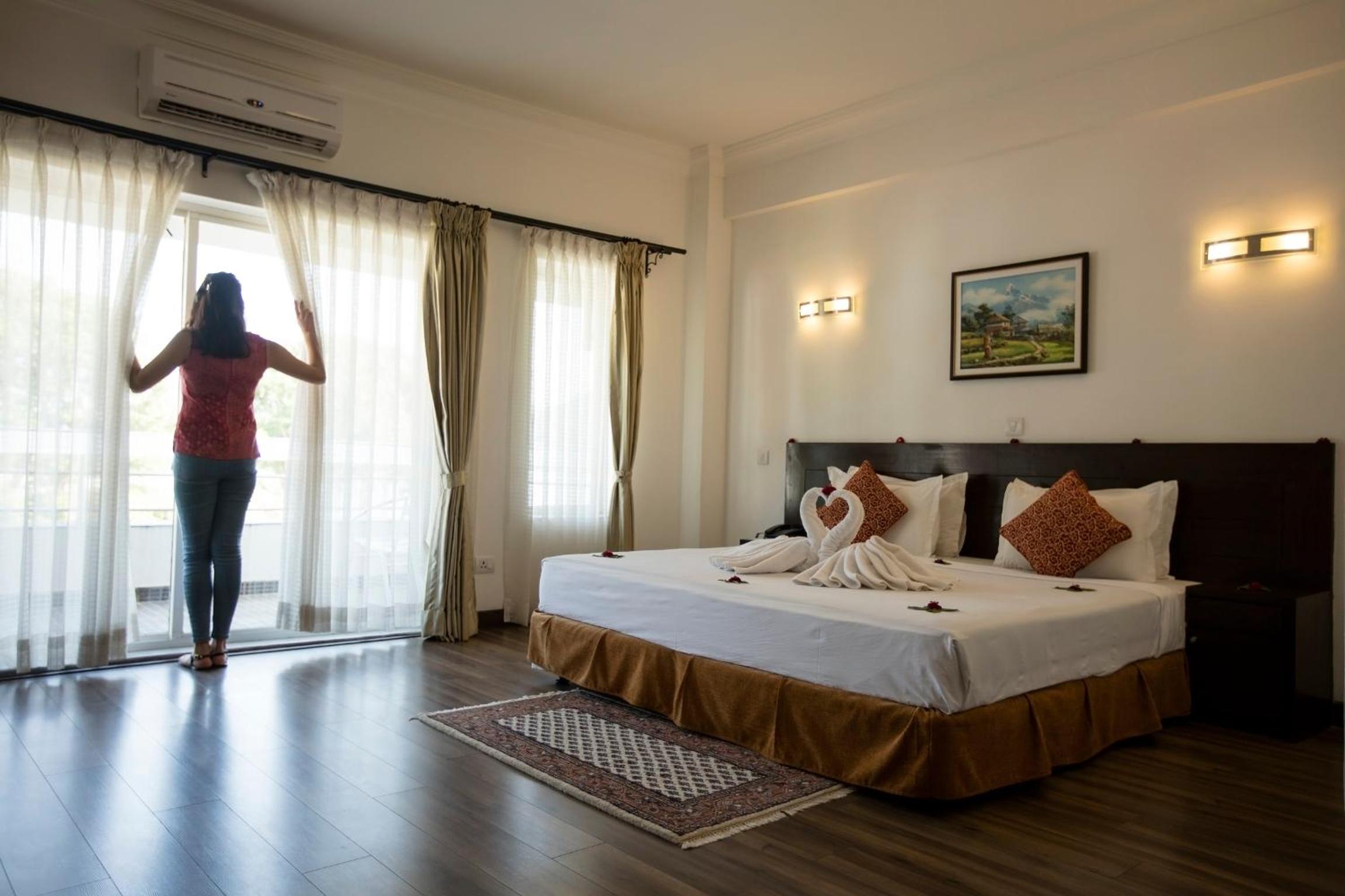 Superior Deluxe Room with Lake View and Balcony photo 1