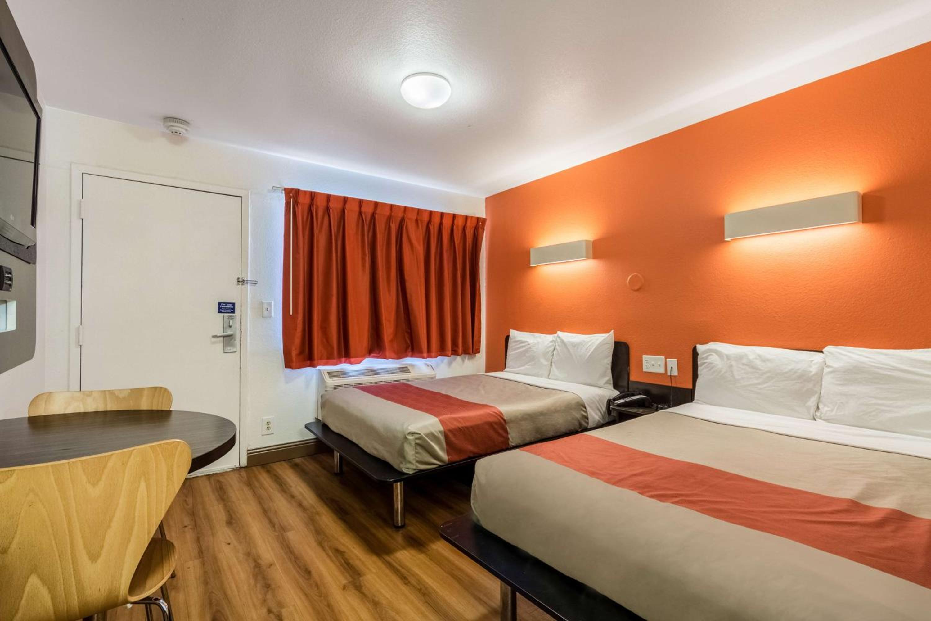 Quadruple Room - Non-Smoking