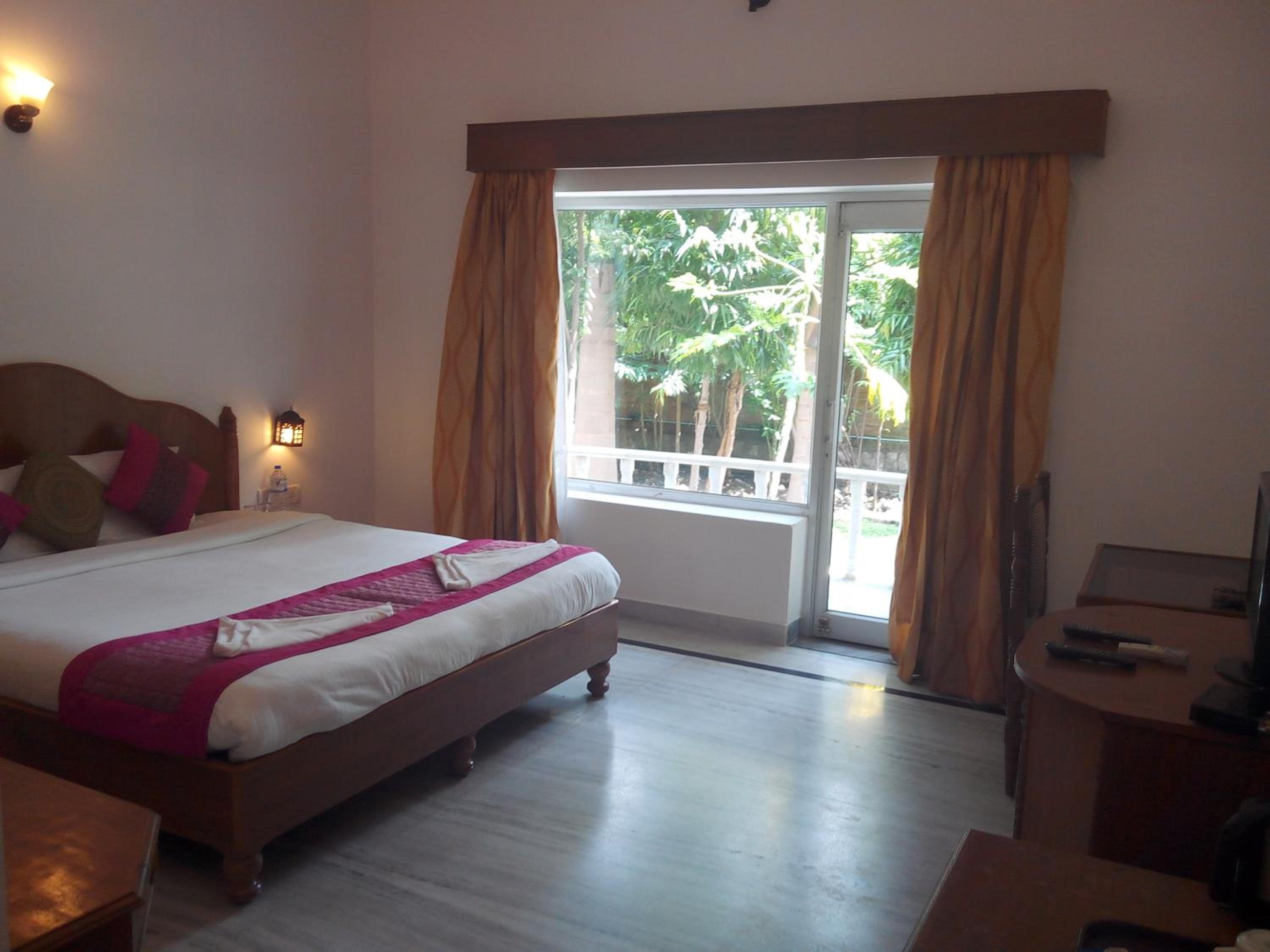 Deluxe Double or Twin Room - Photo 2