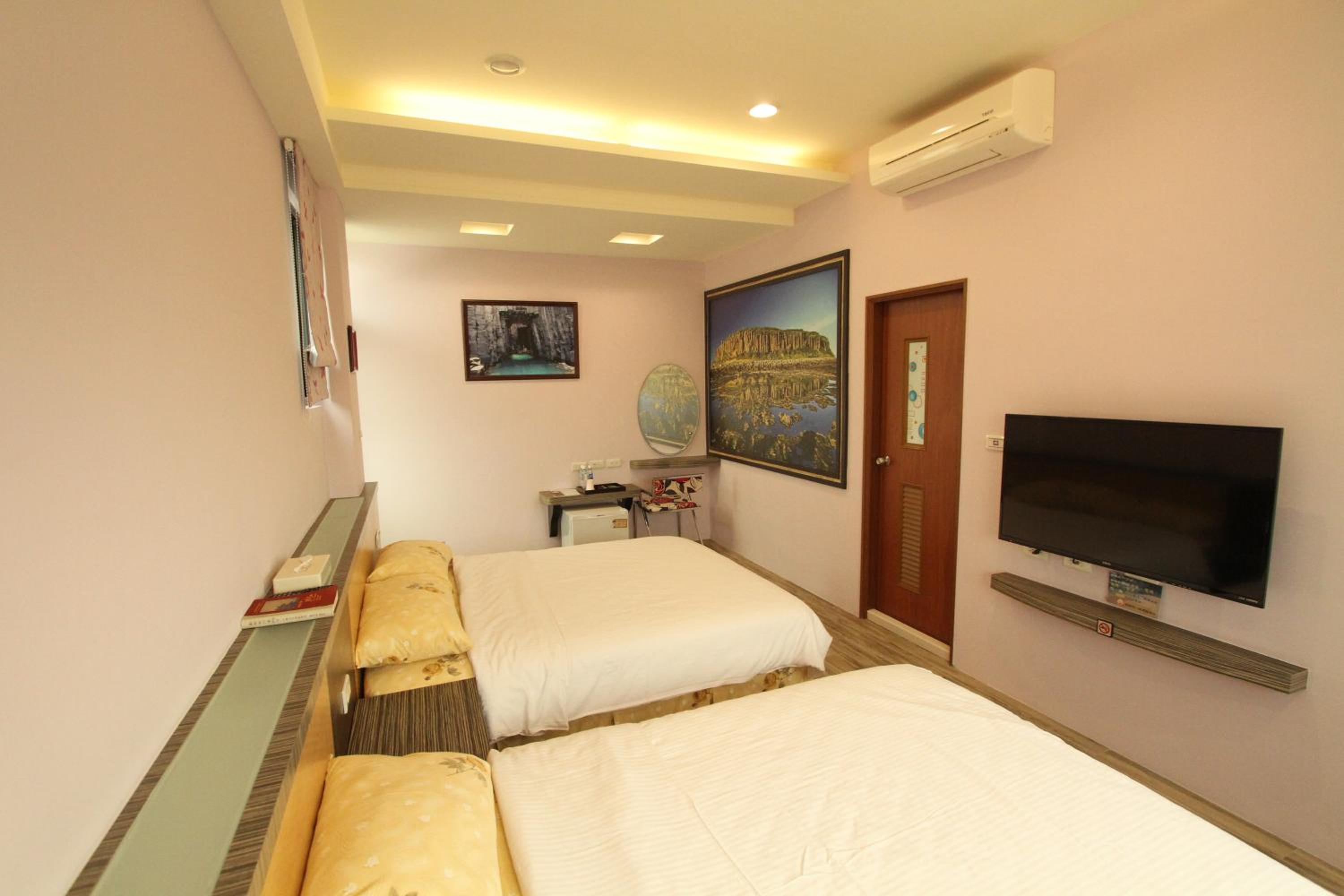 Quadruple Room with Bathroom photo 2