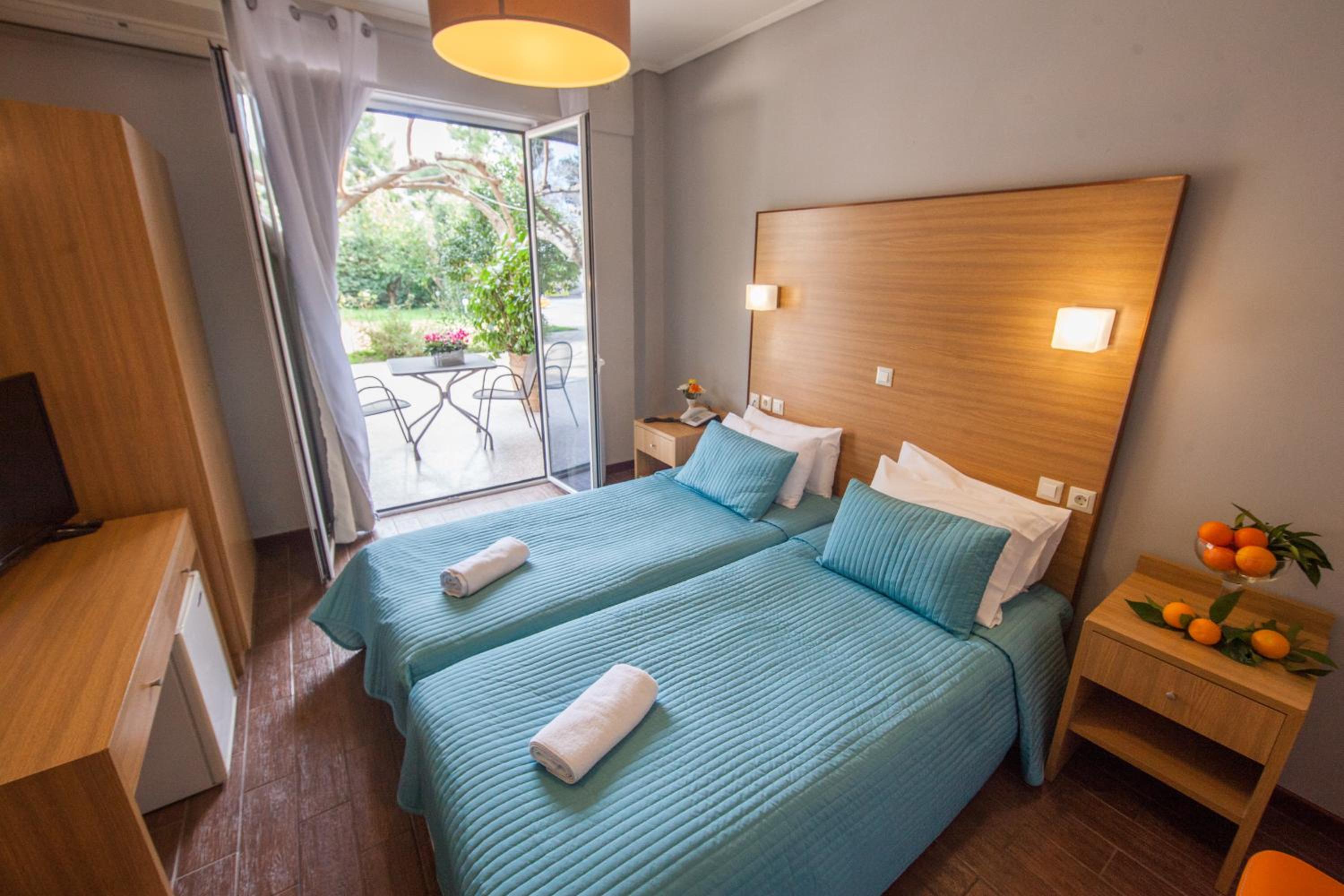 Economy Double Room - Photo 18