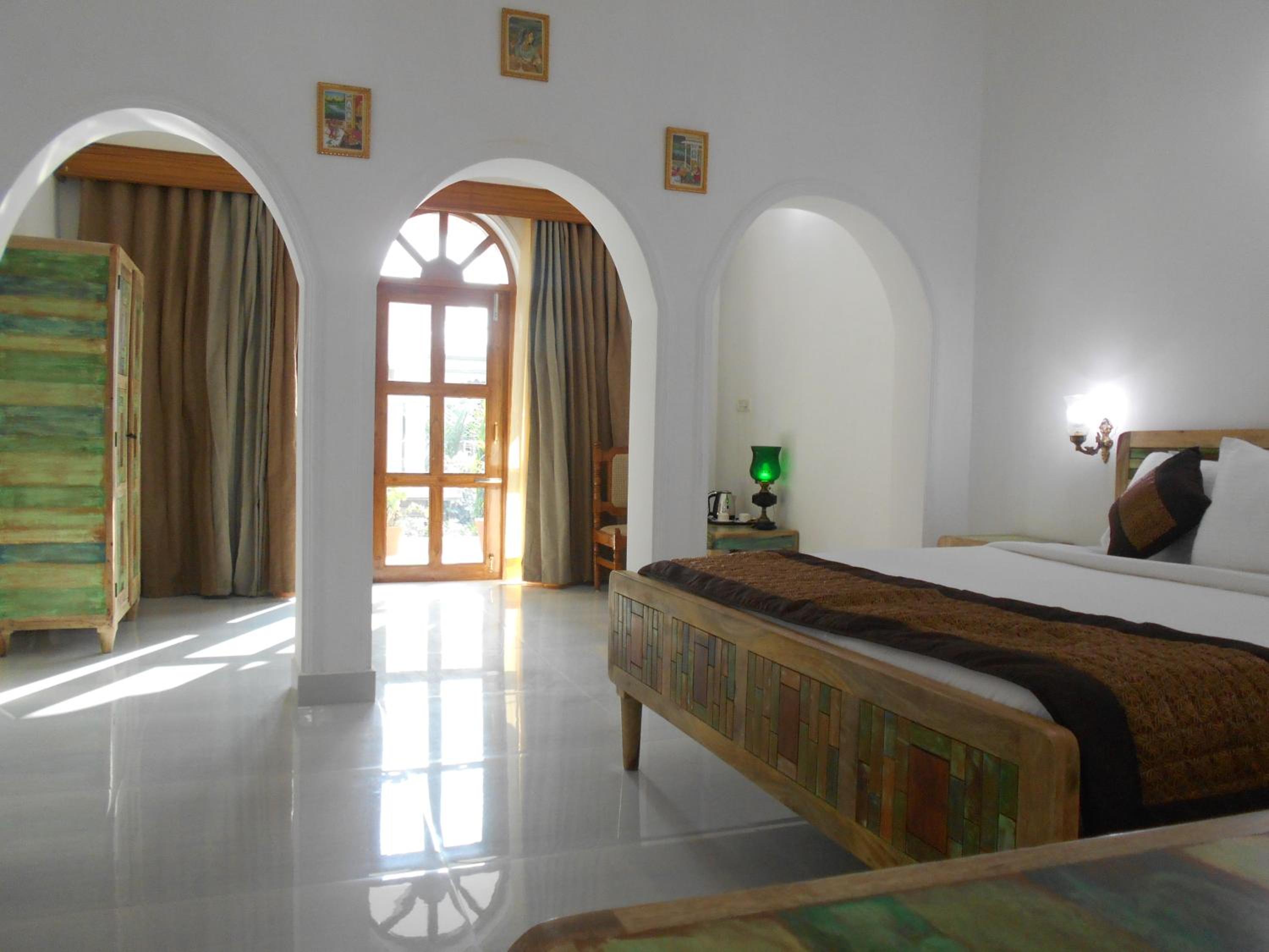 Executive King or Double Room - Photo 8
