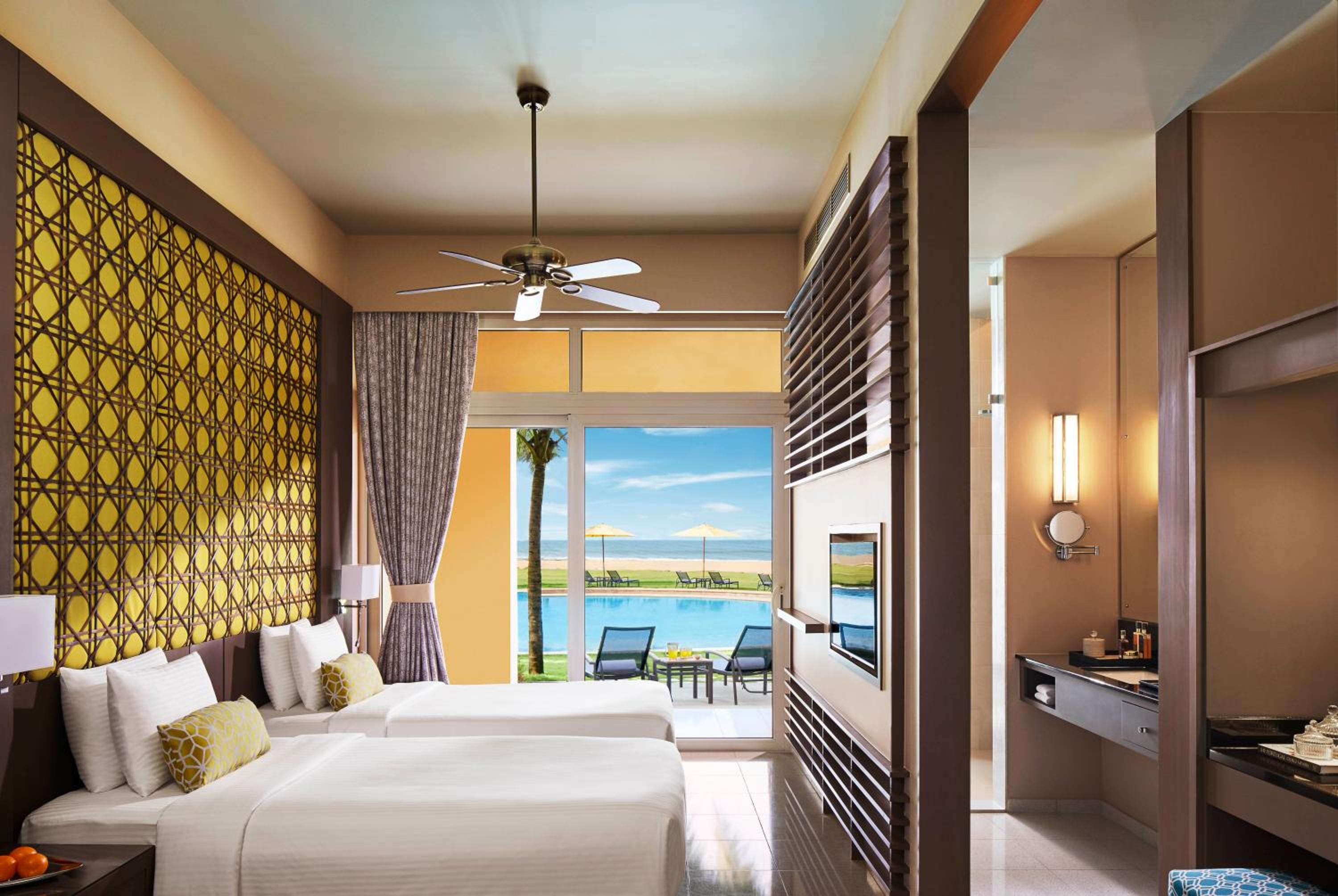 Deluxe Twin Room with Sea View - 2 Piece Laundry Free per stay | Early Check-in / Late Check-out (Subject to Availability)