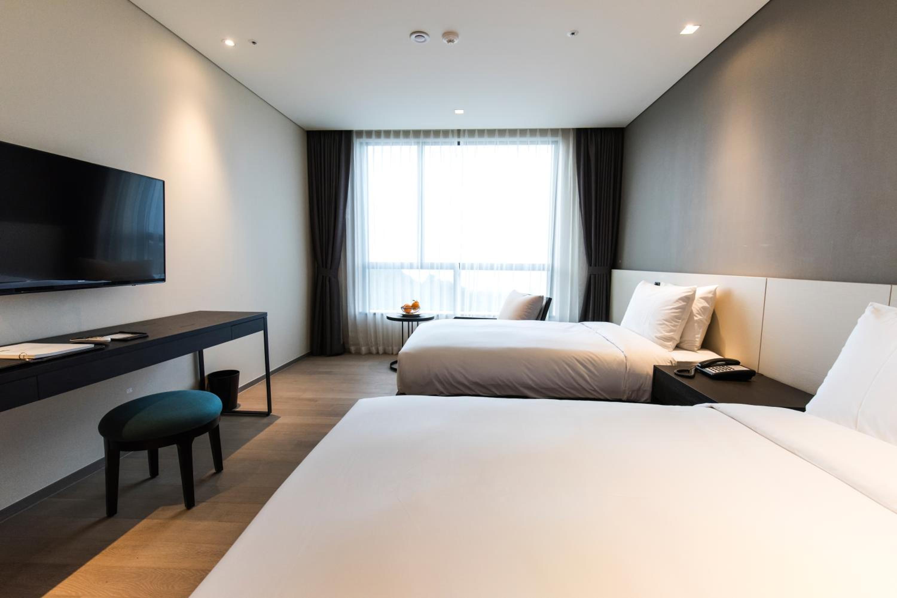 Special Offer - Room Upgrade from Standard Twin to Deluxe Twin Room