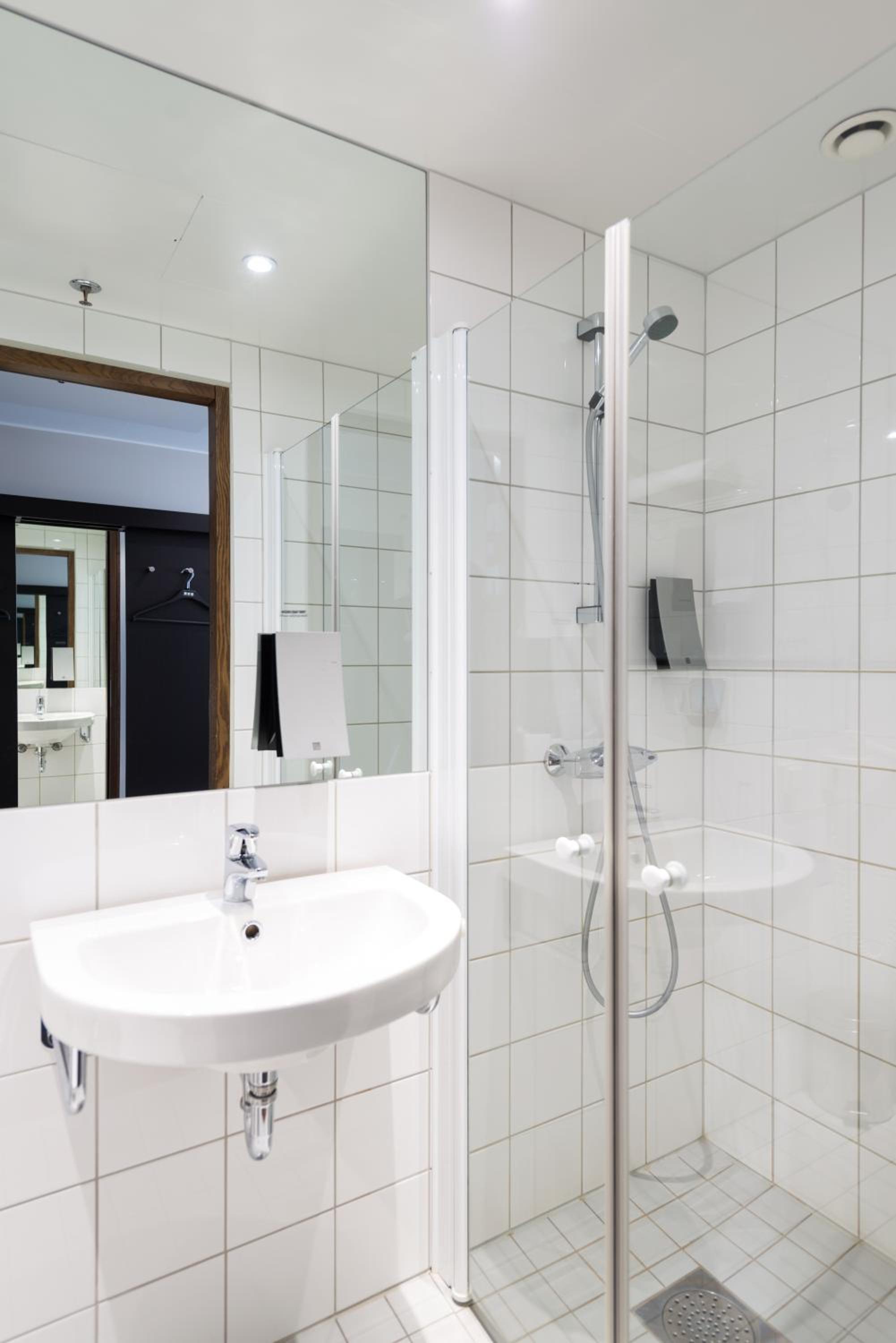 Compact Double Room - Photo 2