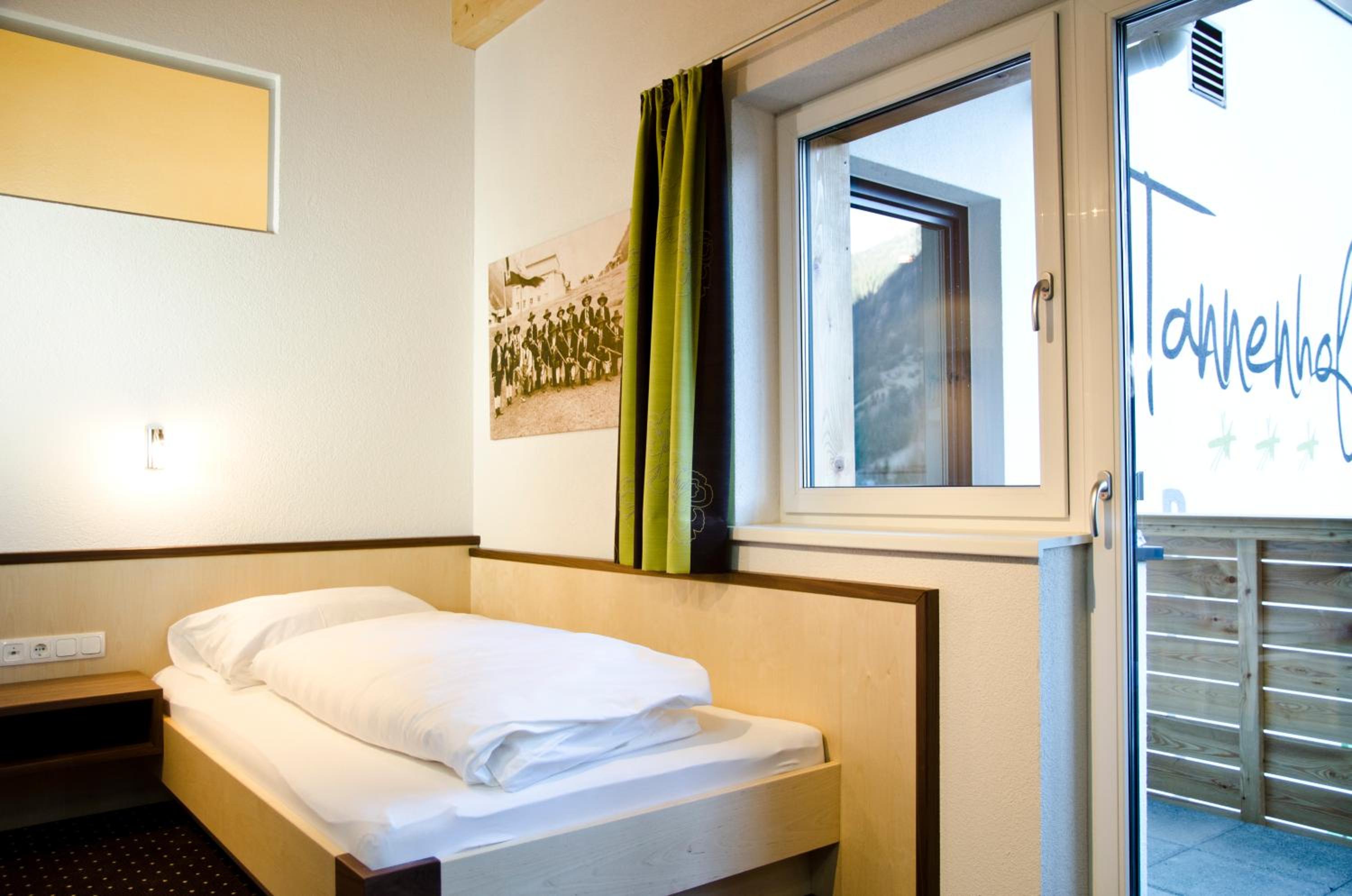 Single Room photo 2