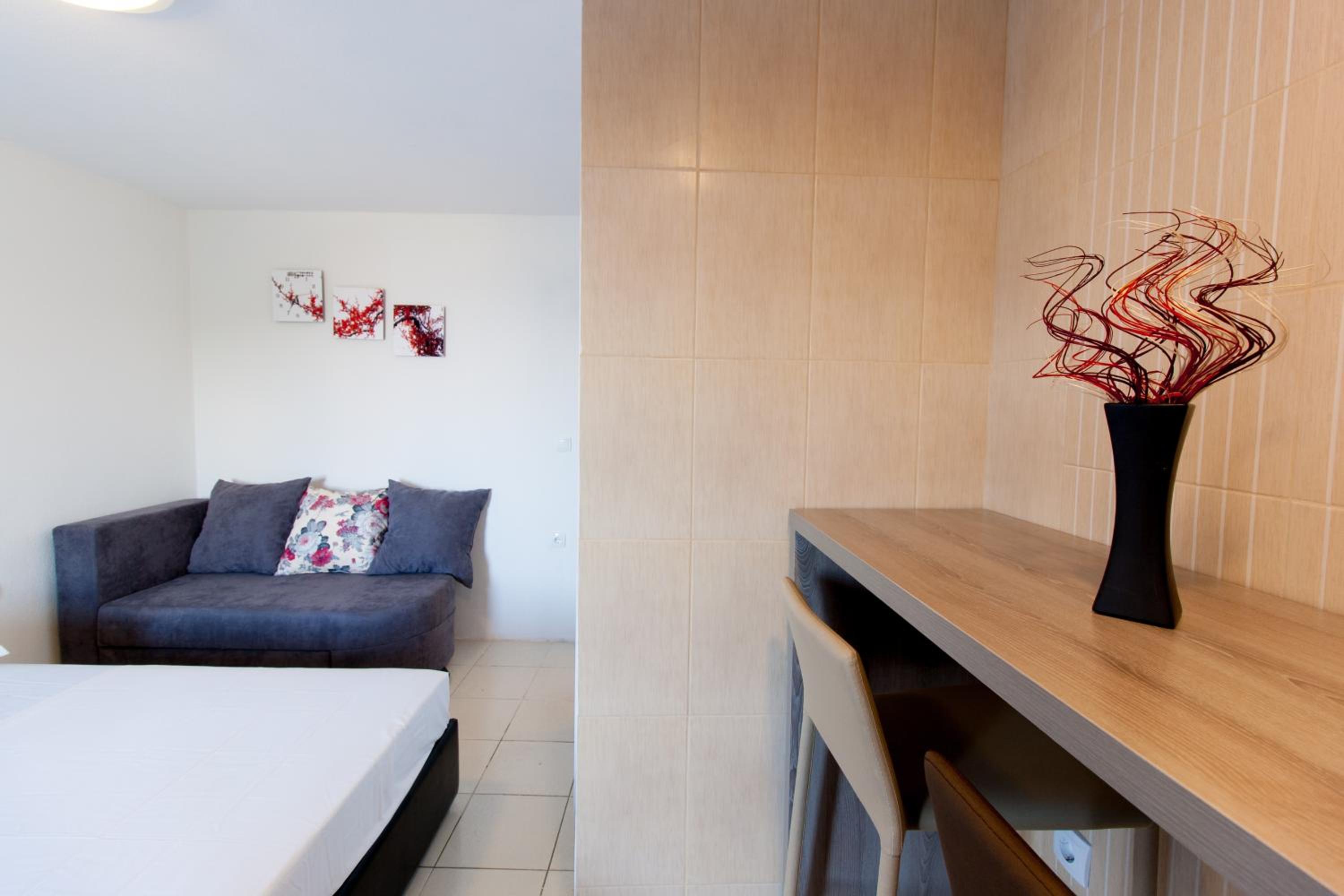 Studio Apartment