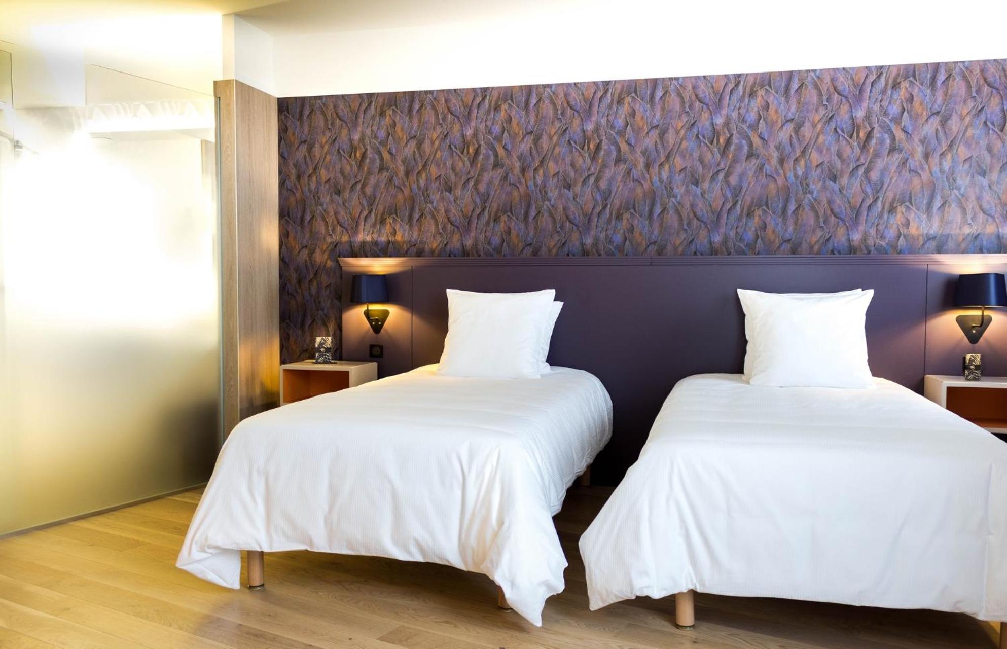 Deluxe Double Room - Photo 9