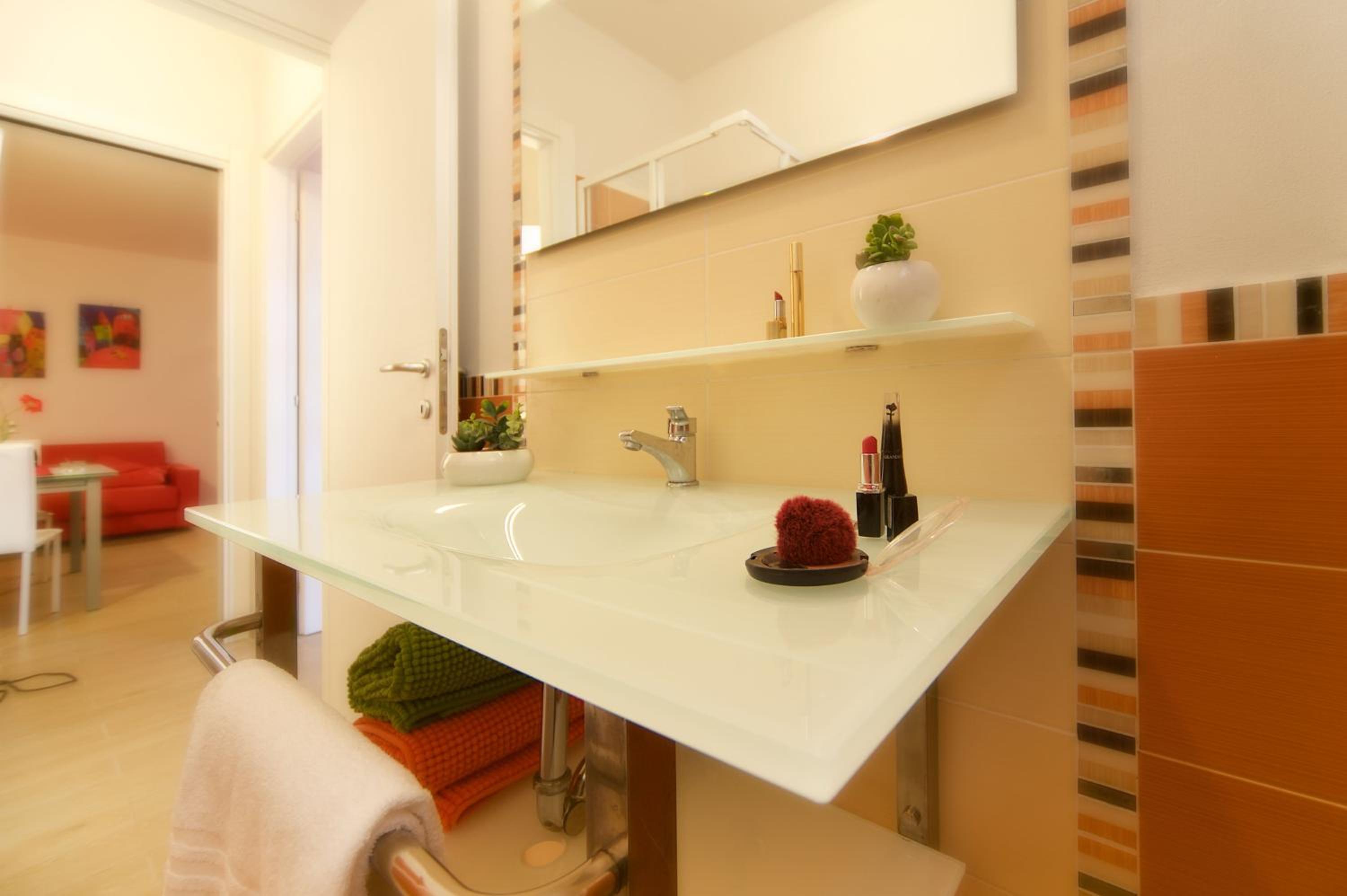 Two-Bedroom Apartment - Photo 4