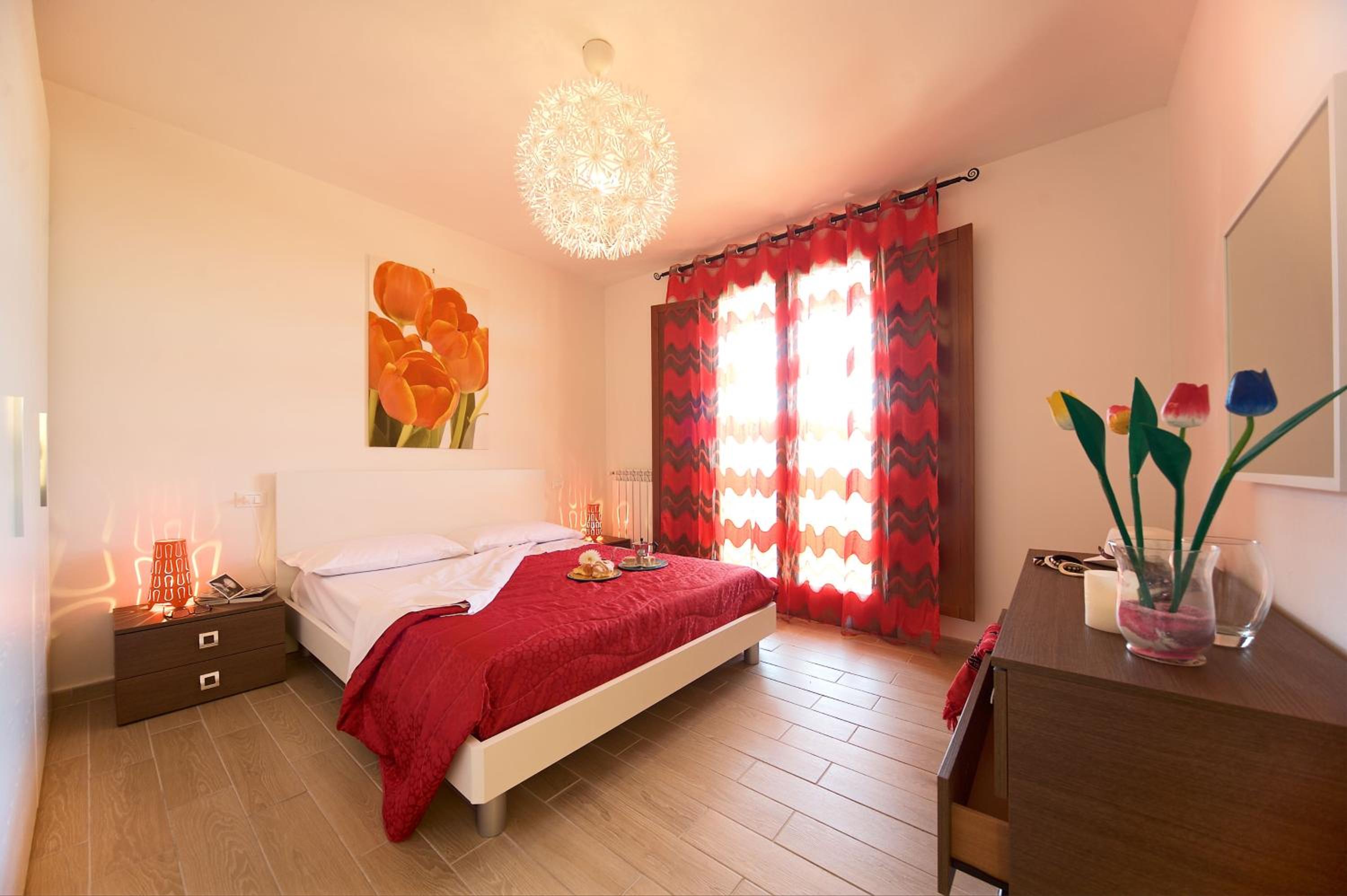 Two-Bedroom Apartment - Photo 2