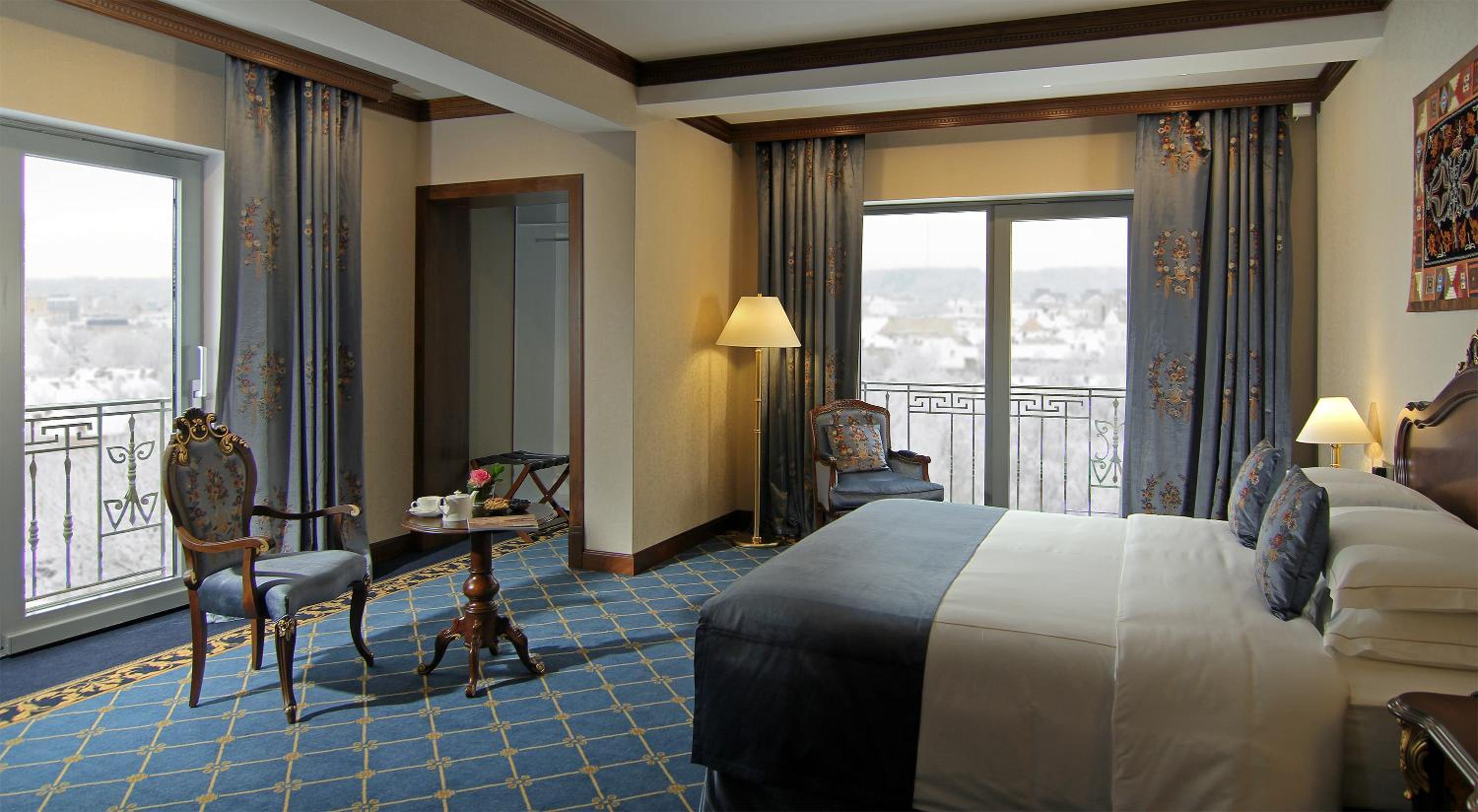 Executive Suite photo 2