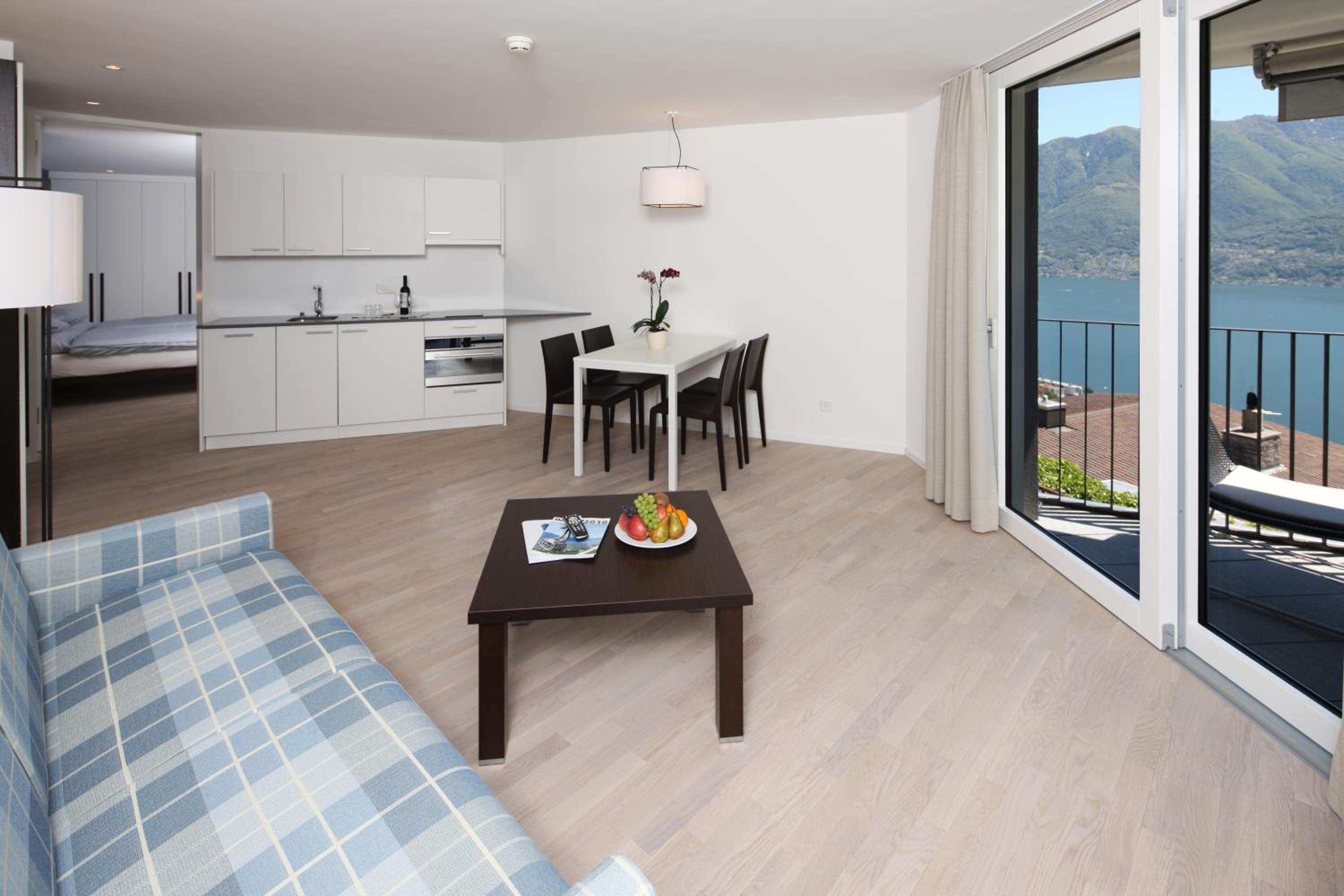 Suite with Lake View