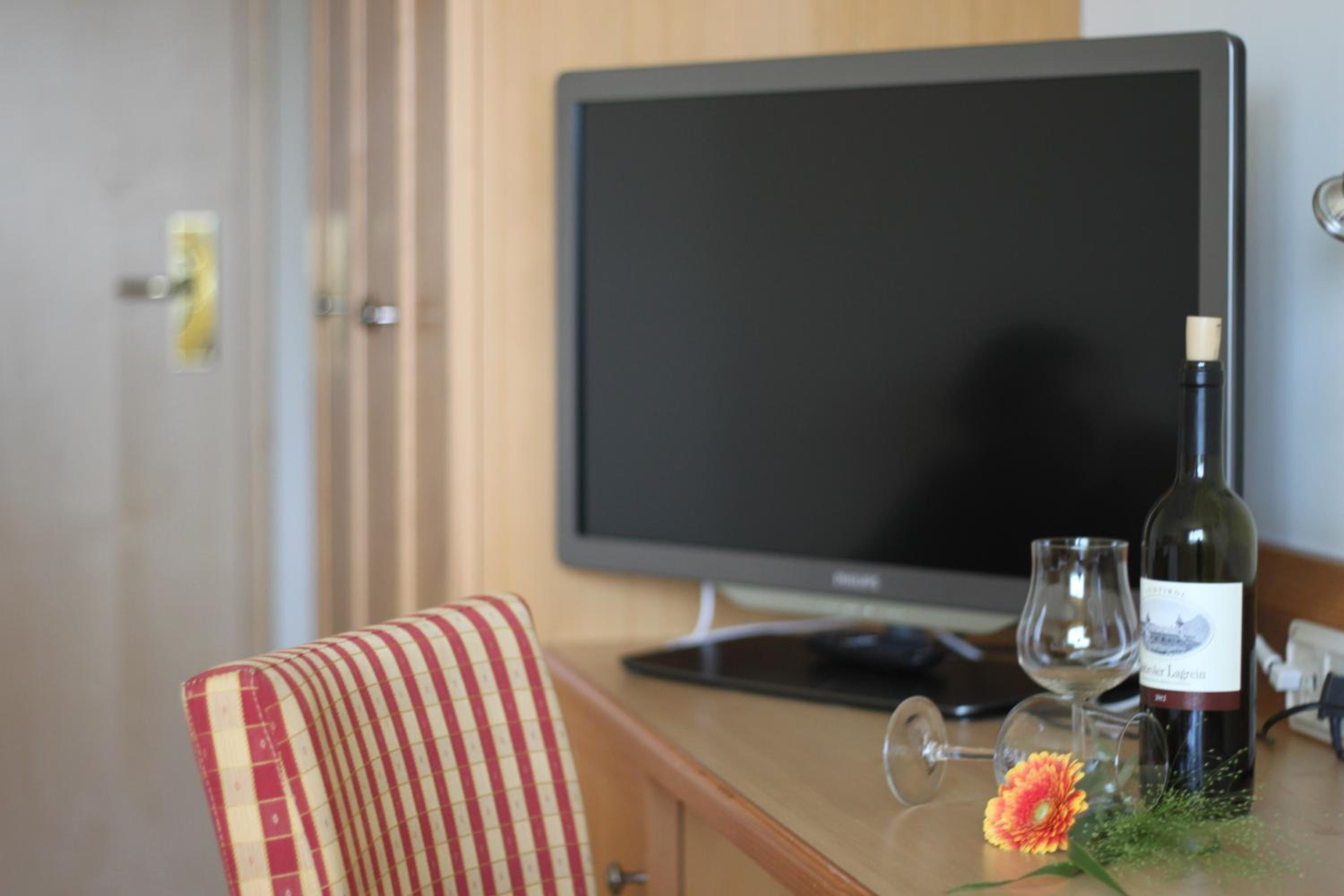 Double or Twin Room - Photo 2