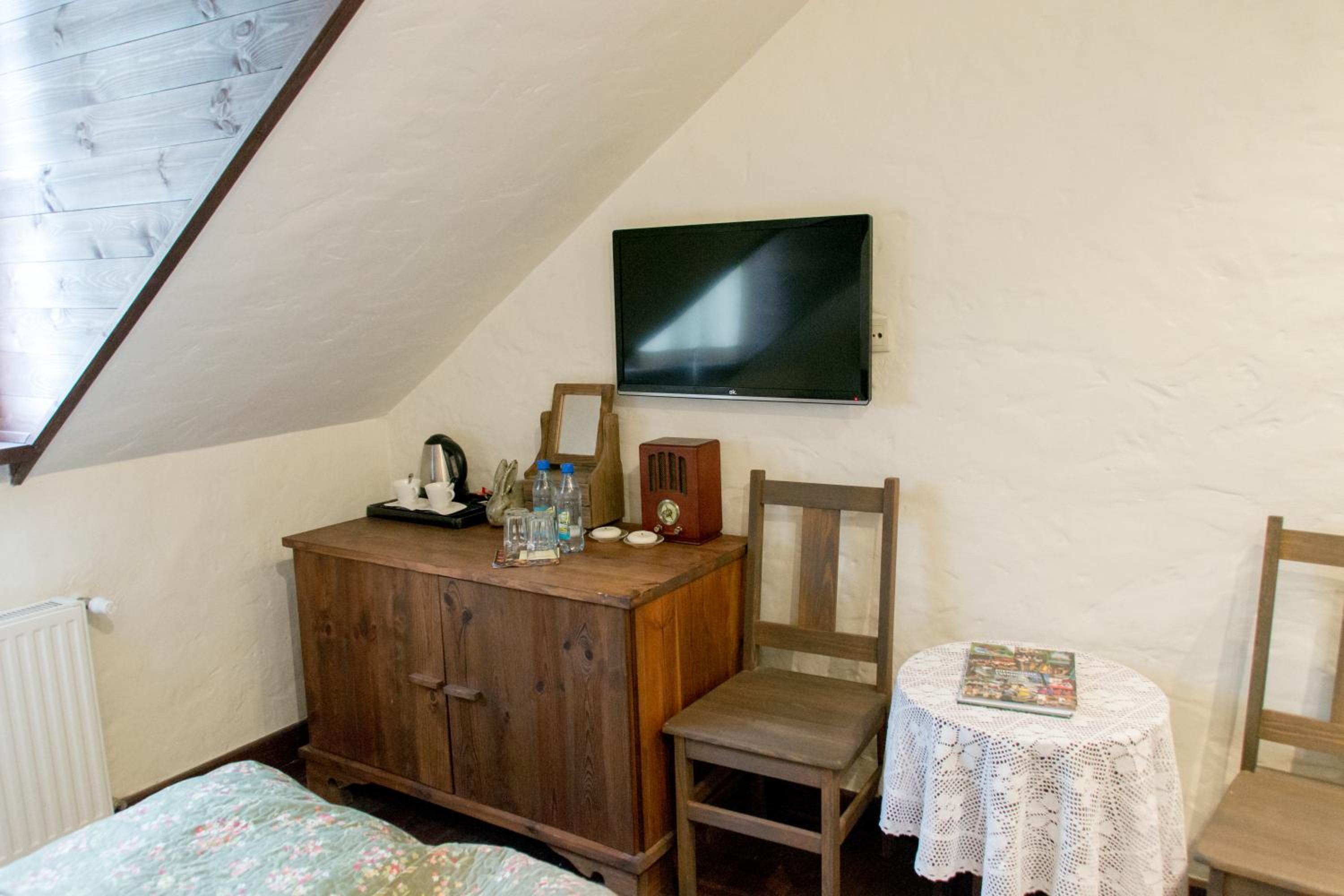 Deluxe Double Room with Shower - Photo 2